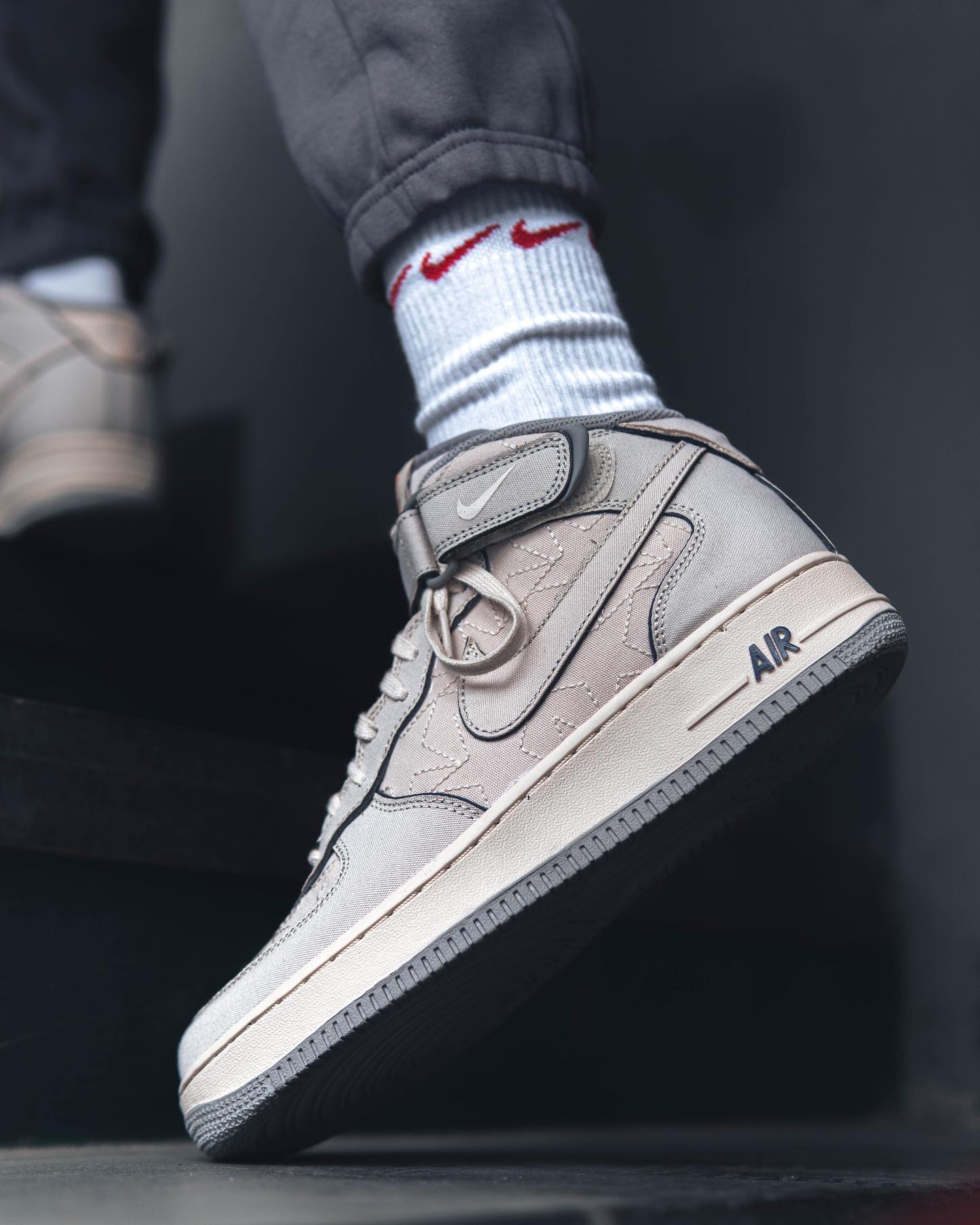 NIKE AIR FORCE 1 MID 07 LX PEARL WHITE NIKE AIR FORCE 1 MID '07 LX '