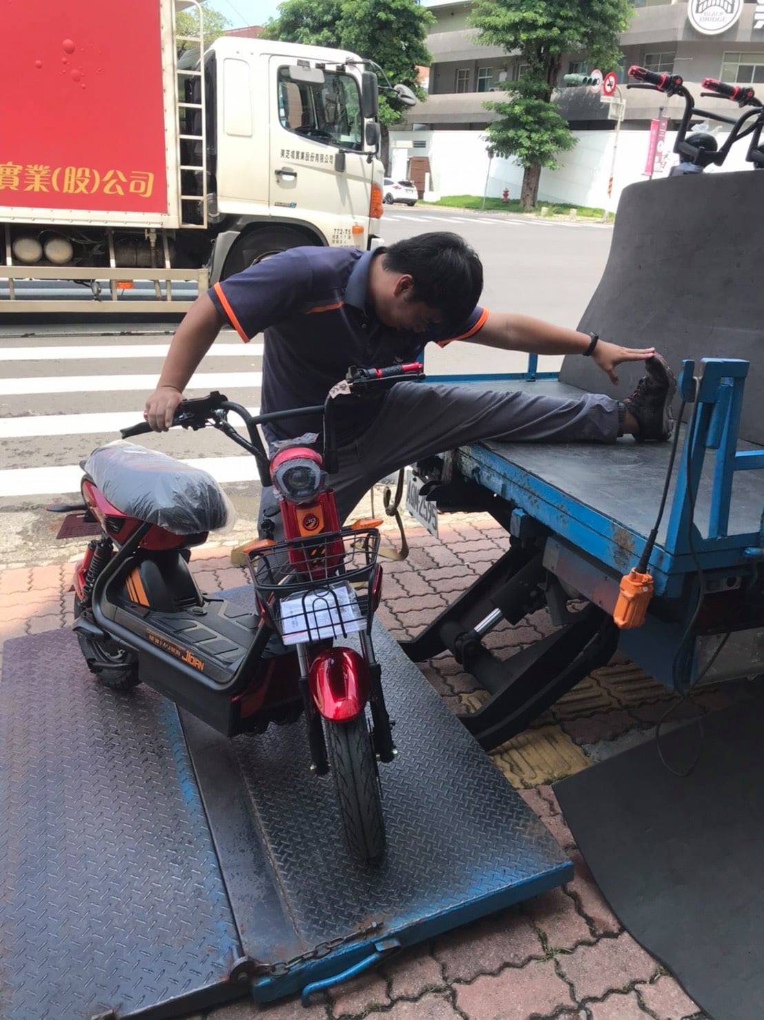 佶典動力科技興業有限公司 Explore Facebook
