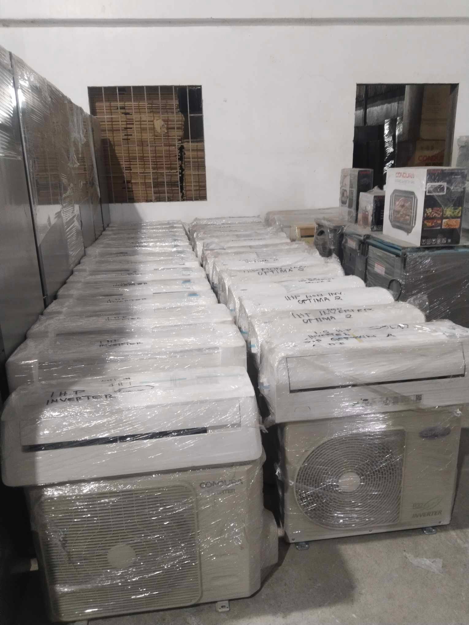 ALL NEW STOCK💯💯 SPLIT TYPE AIRCON... - Condura Warehouse