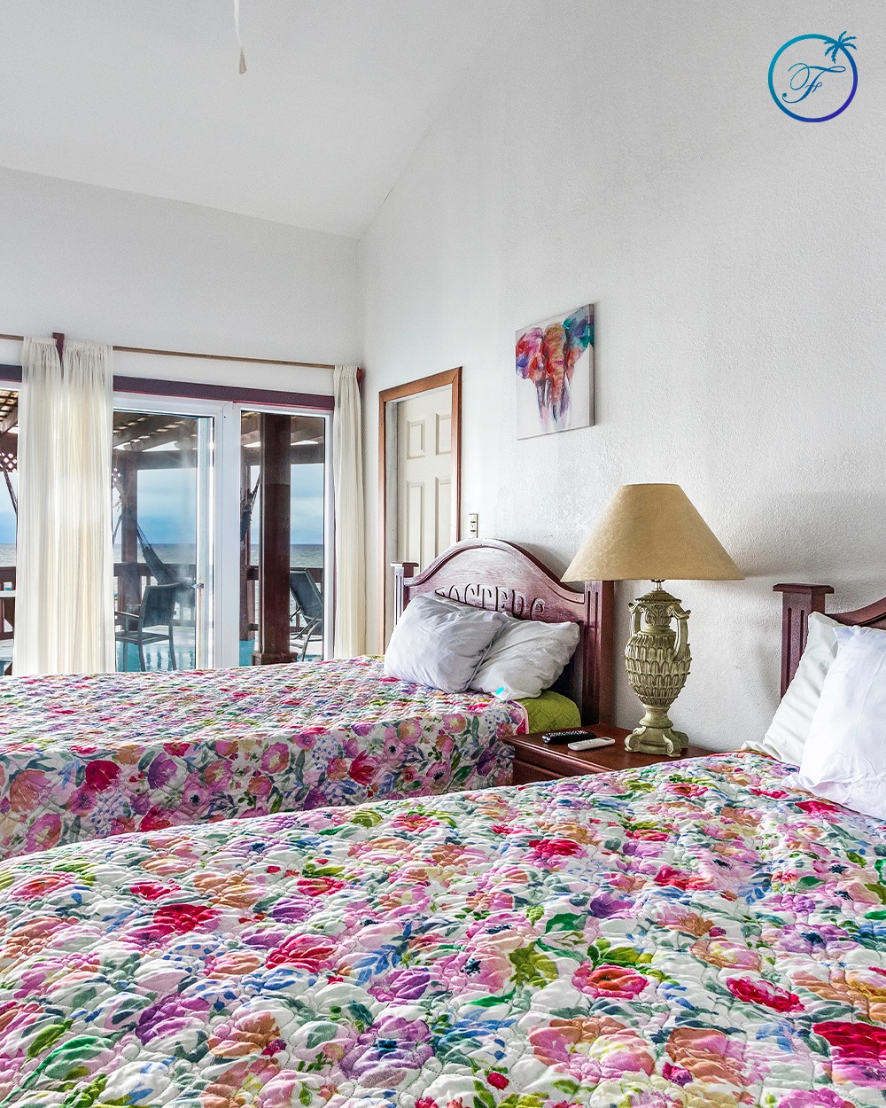Fosters West Bay Resort | Roatán