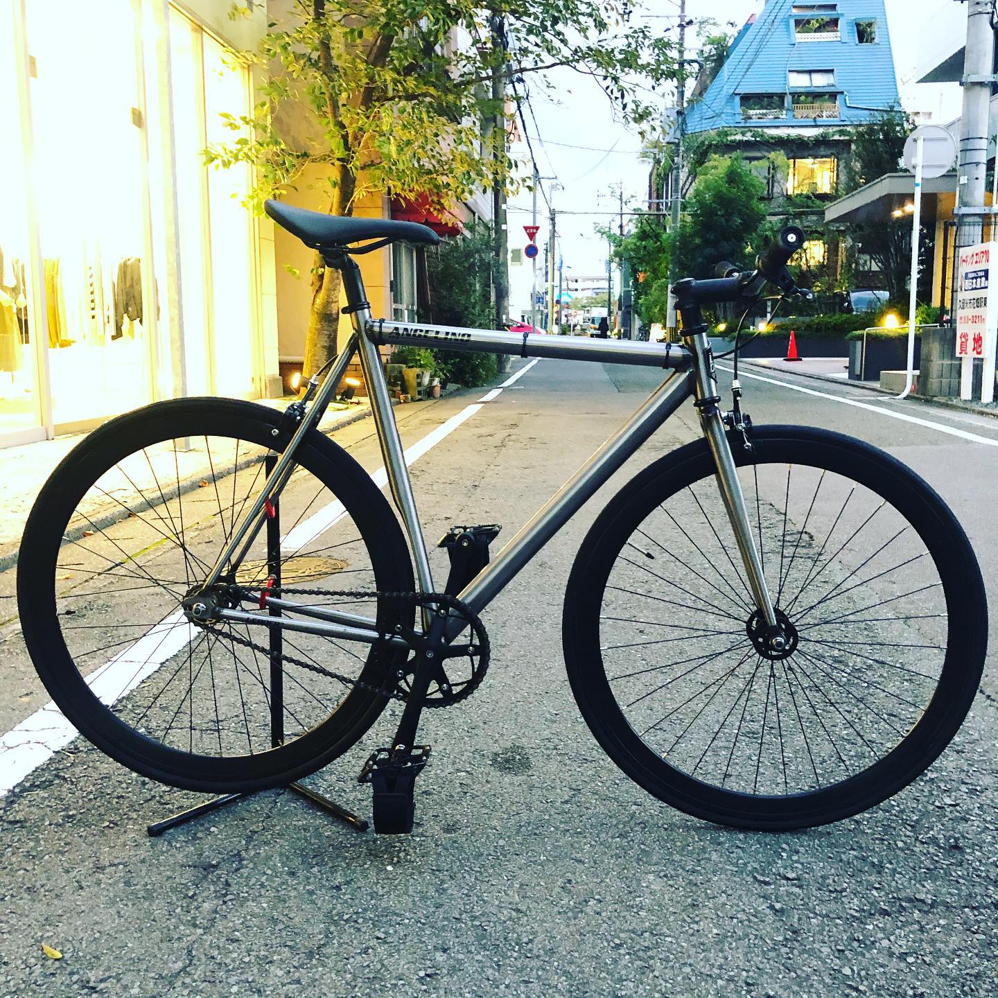 Leader Angelino カスタム完成車 ピスト シングルスピード 今までとは