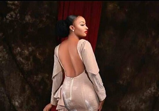 short backless wedding dress Amazon.com: Satin Dresses for Bride Simple Beading White Simple Wedding Dresses for Women A Line Reception Bridal Shower with Detachable Bow US12 : Clothing, Shoes & Jewelry bringing a sense of Fabulous Long Sleeveless Heter Size:US 4 gunne