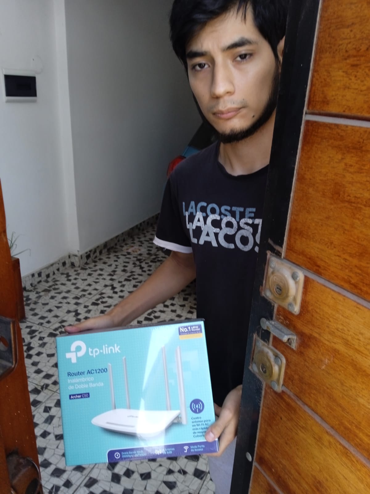 Entrega de pedido de Router... - Degtech Corporation