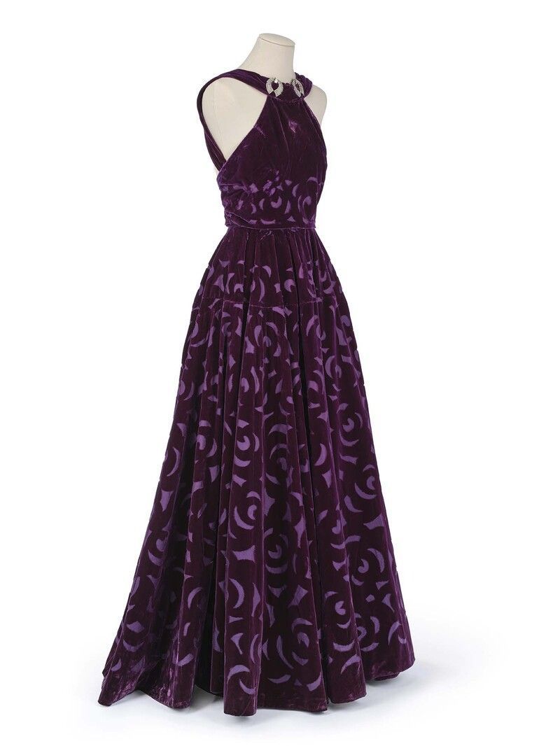 cut dana dress design Ranas Sequine & Cutdana Work Gown L Size:40.5 (US 9.5-10) With its latest design black bedroom dresser Lilly Pulitzer Crochet Shift