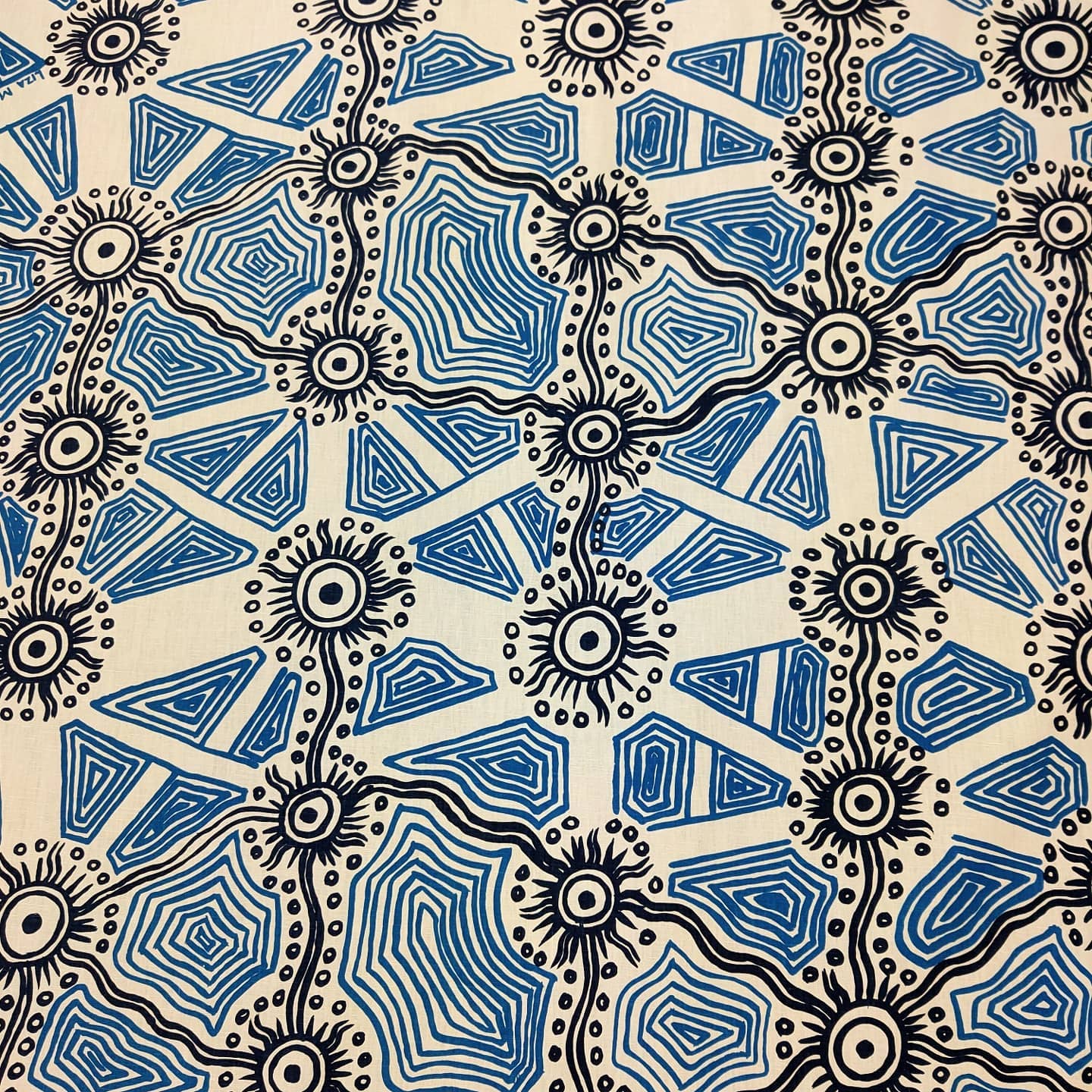 Ikuntji Artists - New colourways on linen available now...