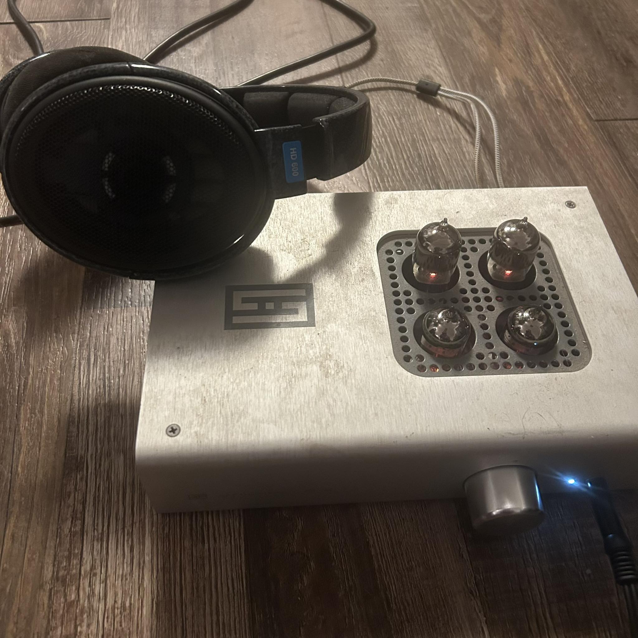 Schiit Valhalla 2 amp with Soviet tubes and HD600 headphones