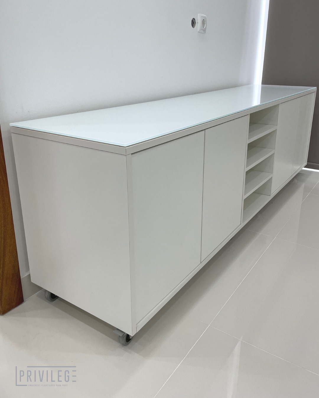 Esse rack foi projetado para ser... - Móveis Privilege | Facebook
