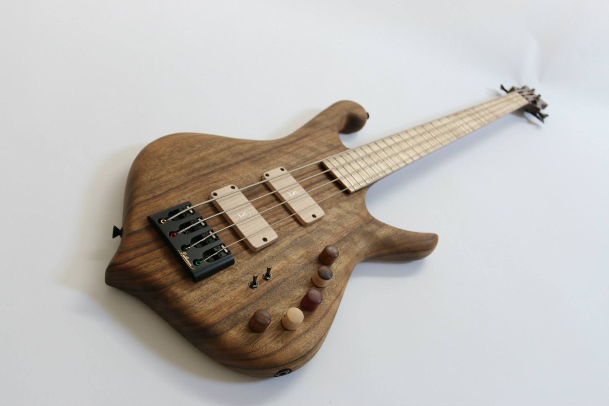 Luthman Basses (@luthmanbasses) • Facebook