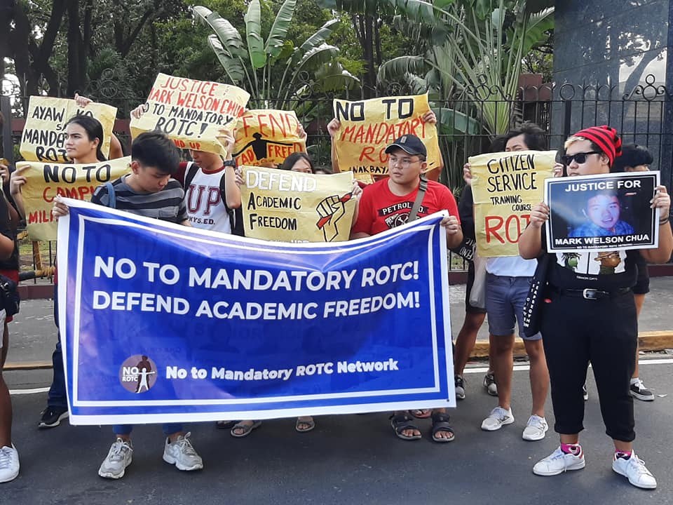 Anakbayan - Kasalukuyang nagdadaos ng programa ang...
