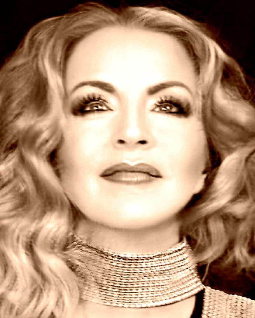 Lian Ross - Hi lovely people💟I want to wish you all a fantastic weekend ...