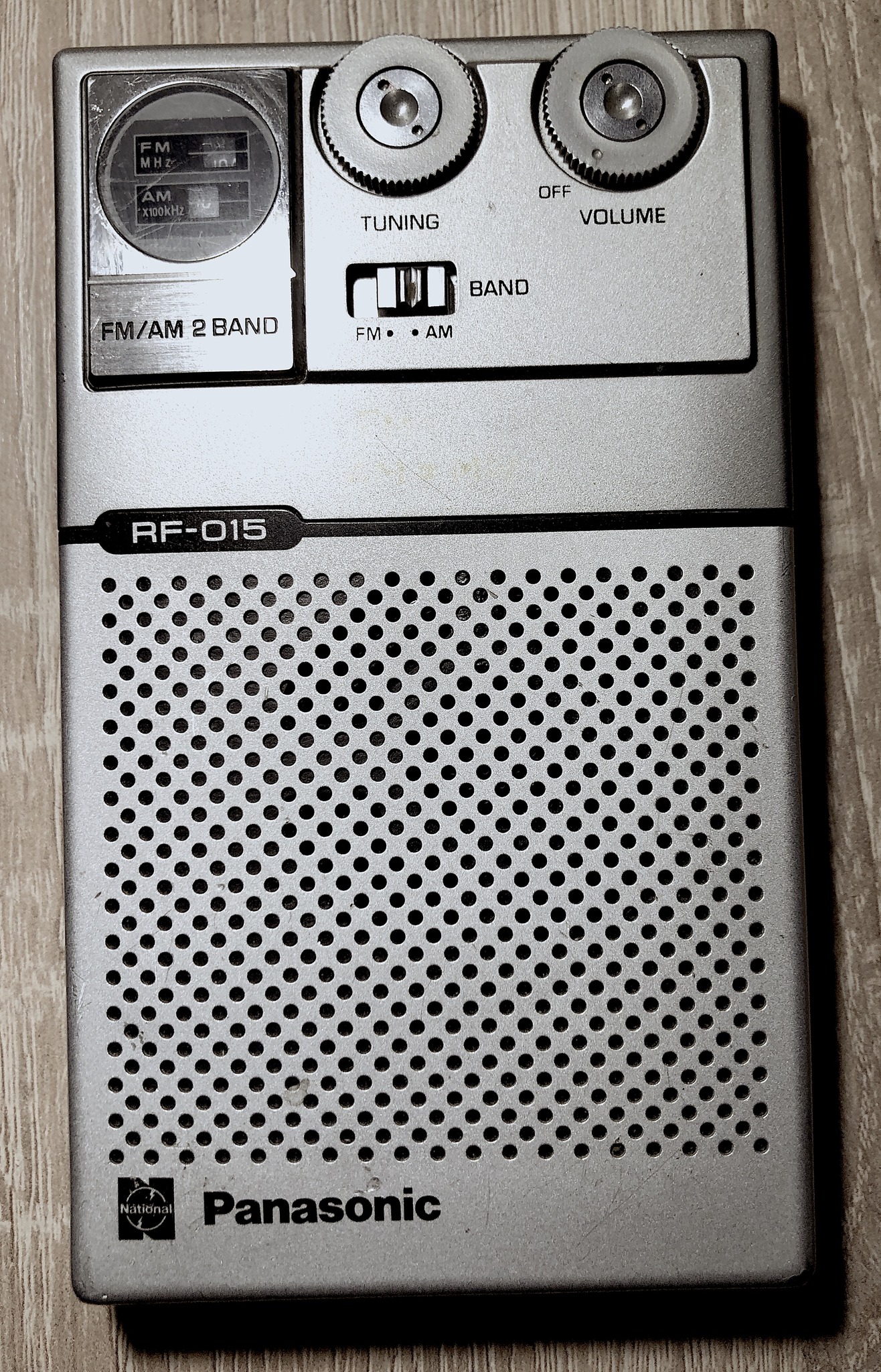 Panasonic rf-1115 and rf-1010 radios compared