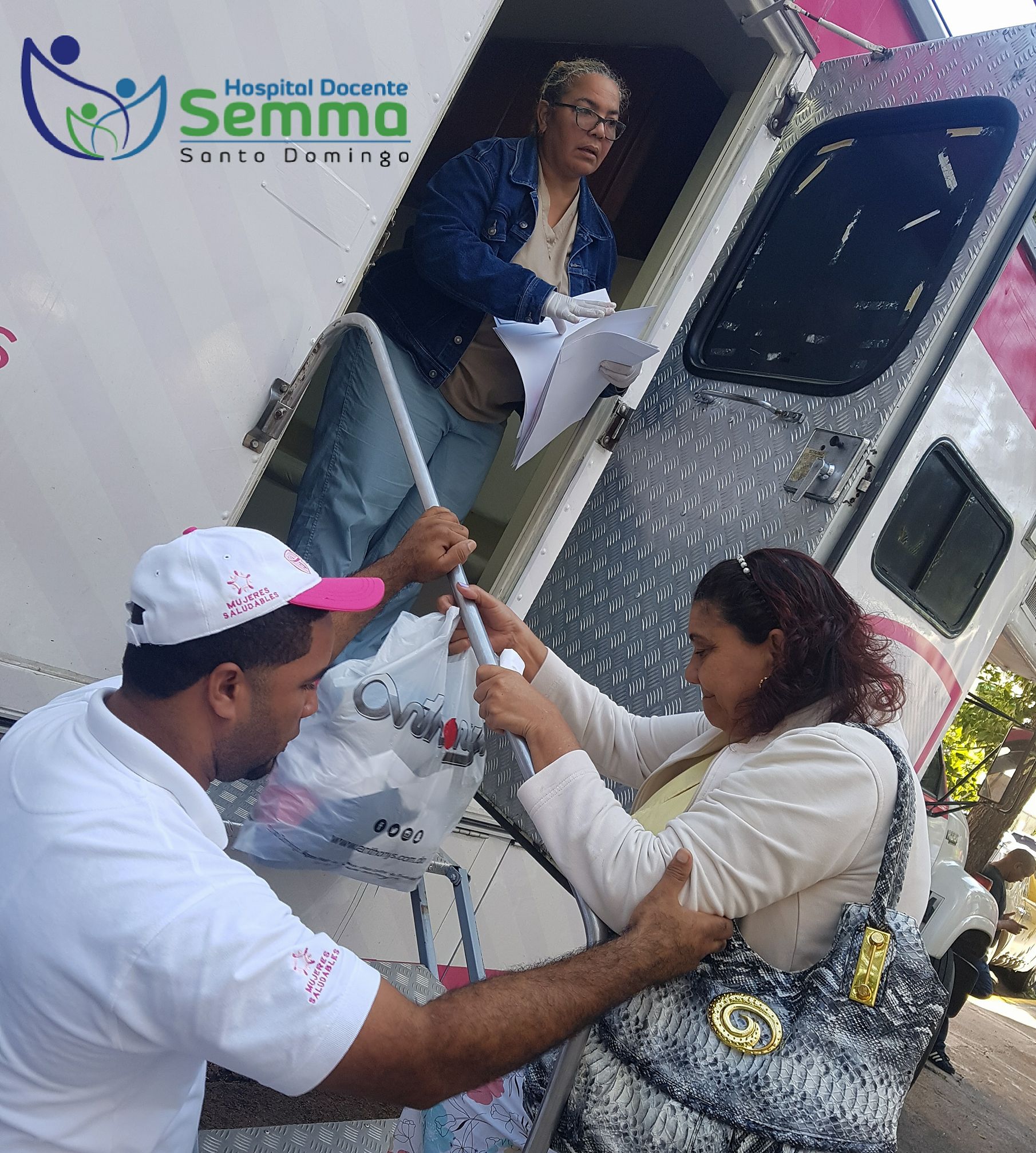 La solidaridad se... - Hospital Docente SEMMA Santo Domingo | Facebook