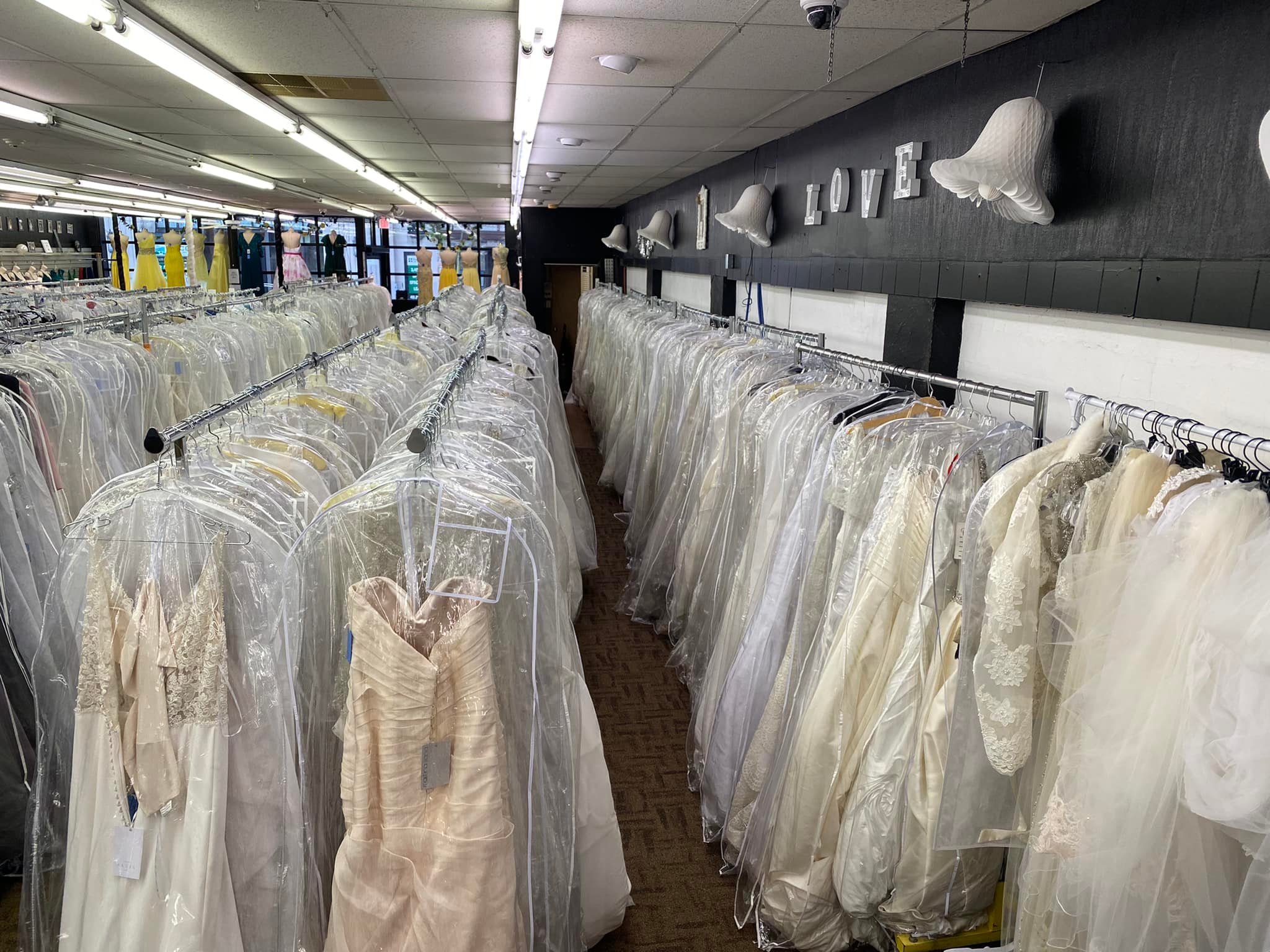 get dressed formals leechburg Wedding items available at Concord, MI Open Door Free Store gifting