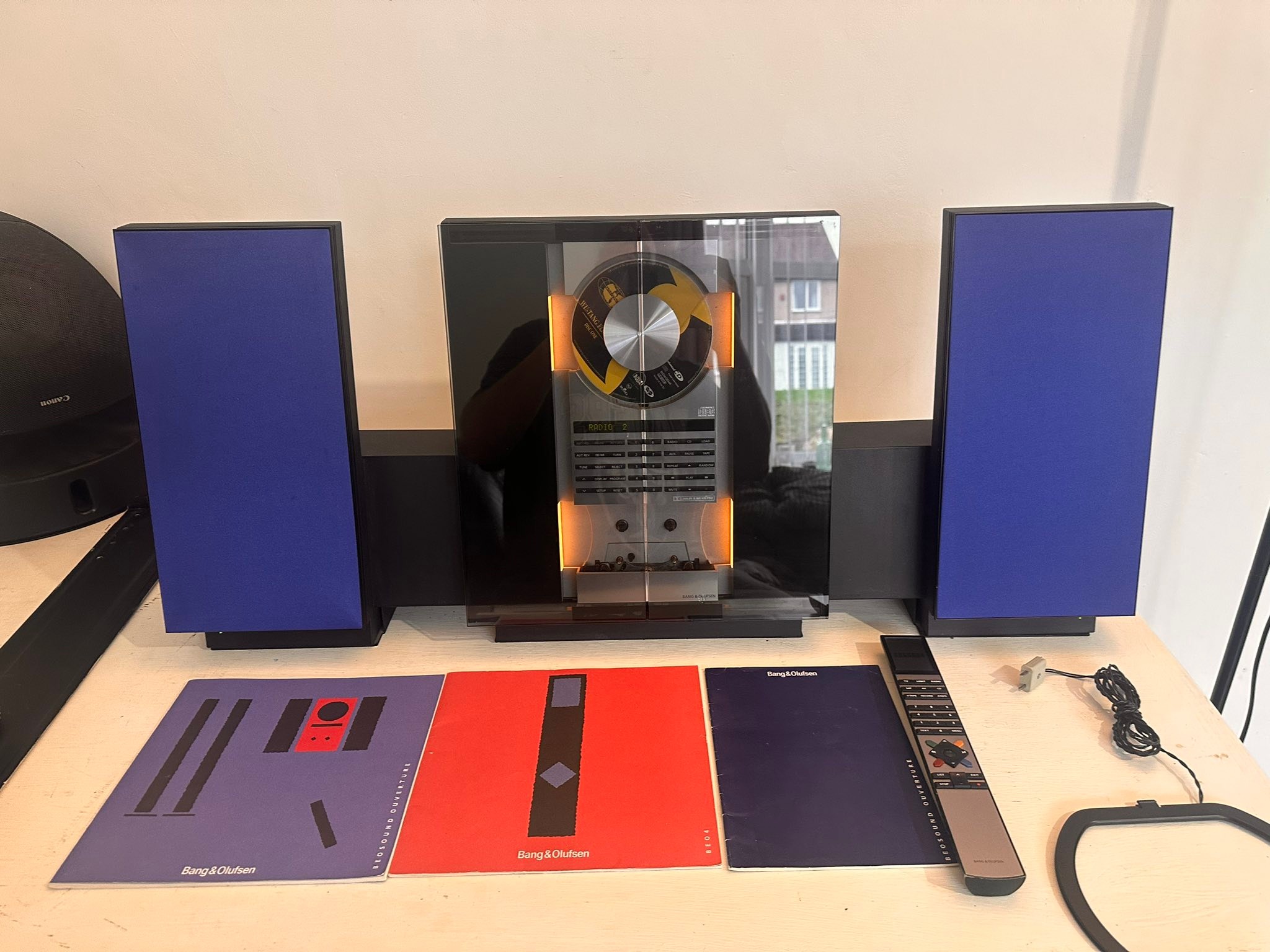 Listening to music on vintage Bang & Olufsen Beosystem 2500