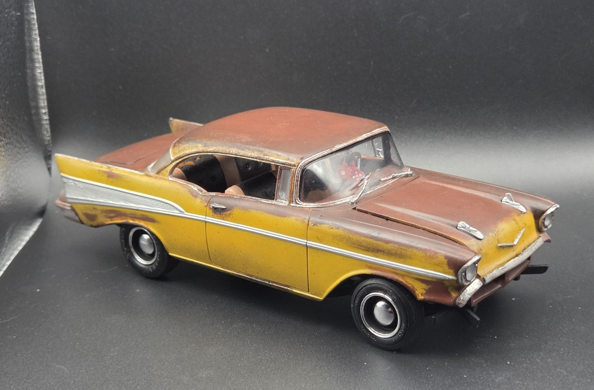 Restoration of 1976 AMT 1/16 '57 Bel Air Hard Top model car kit