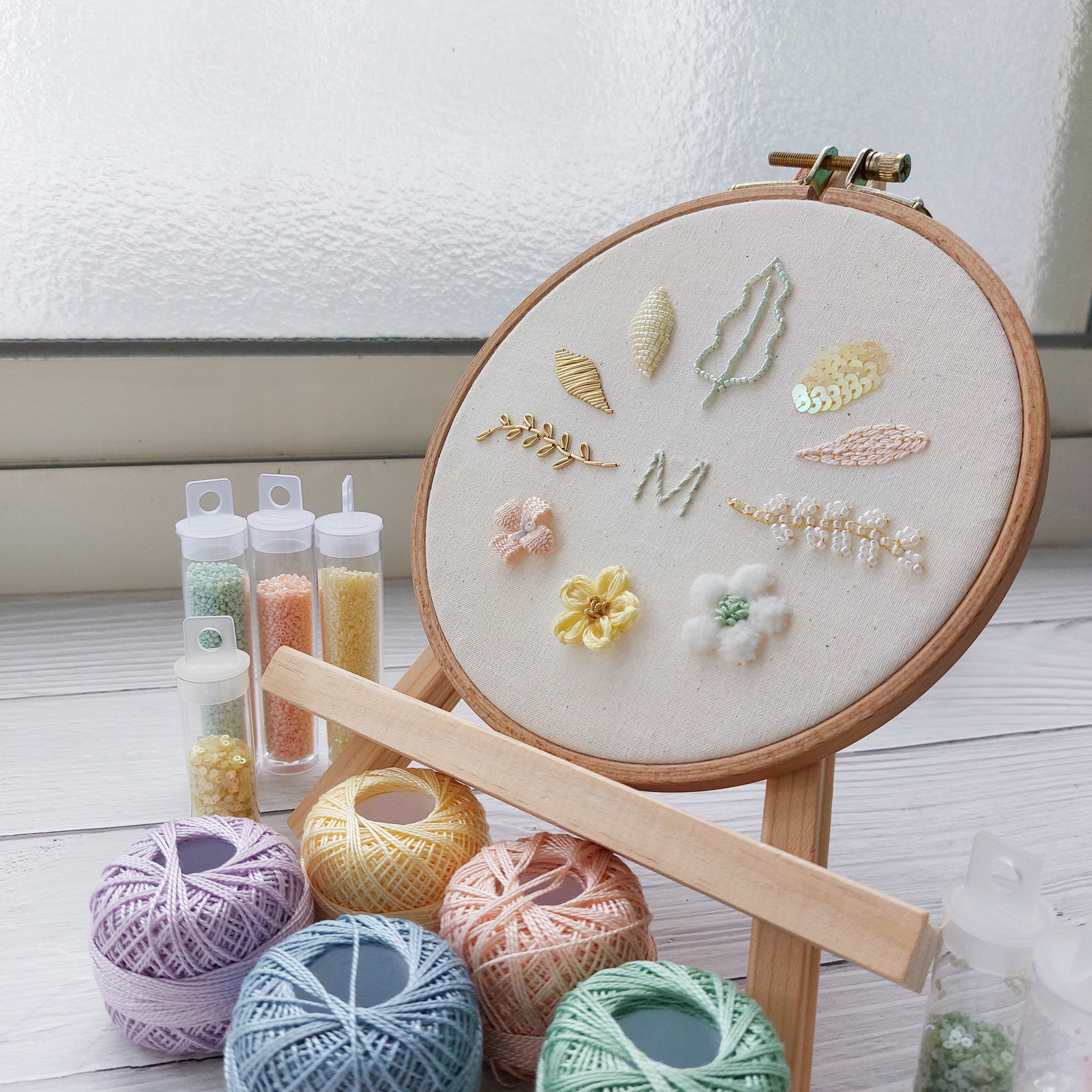 Ml漫流刺繡 - 新課程推出-進階刺繡技法來囉🥳 跟初階技法一樣都可以現場挑選配色，完成自己獨一無二的技法表~... | Facebook
