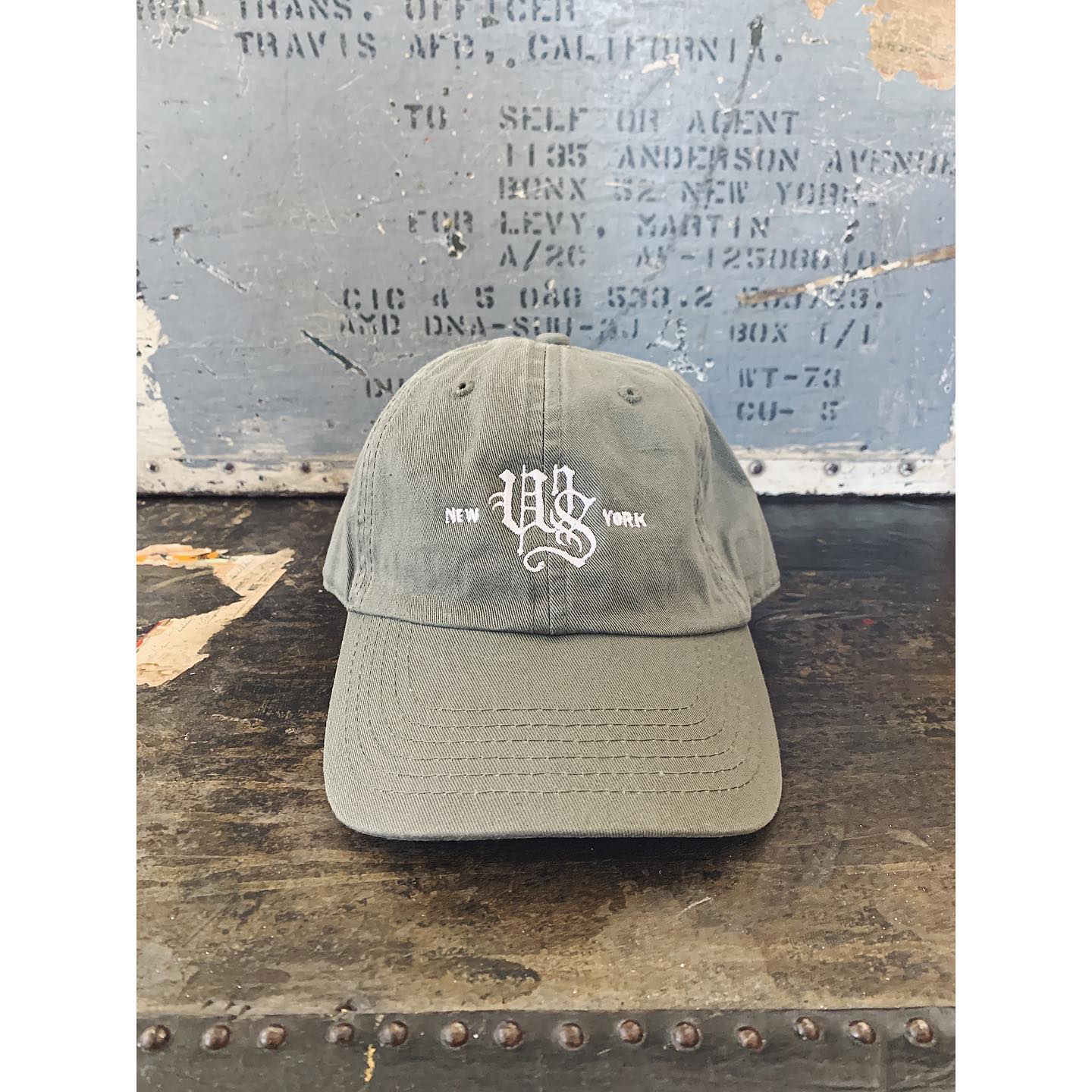 Souvenir hats are now available. Classic 6-panel construction 