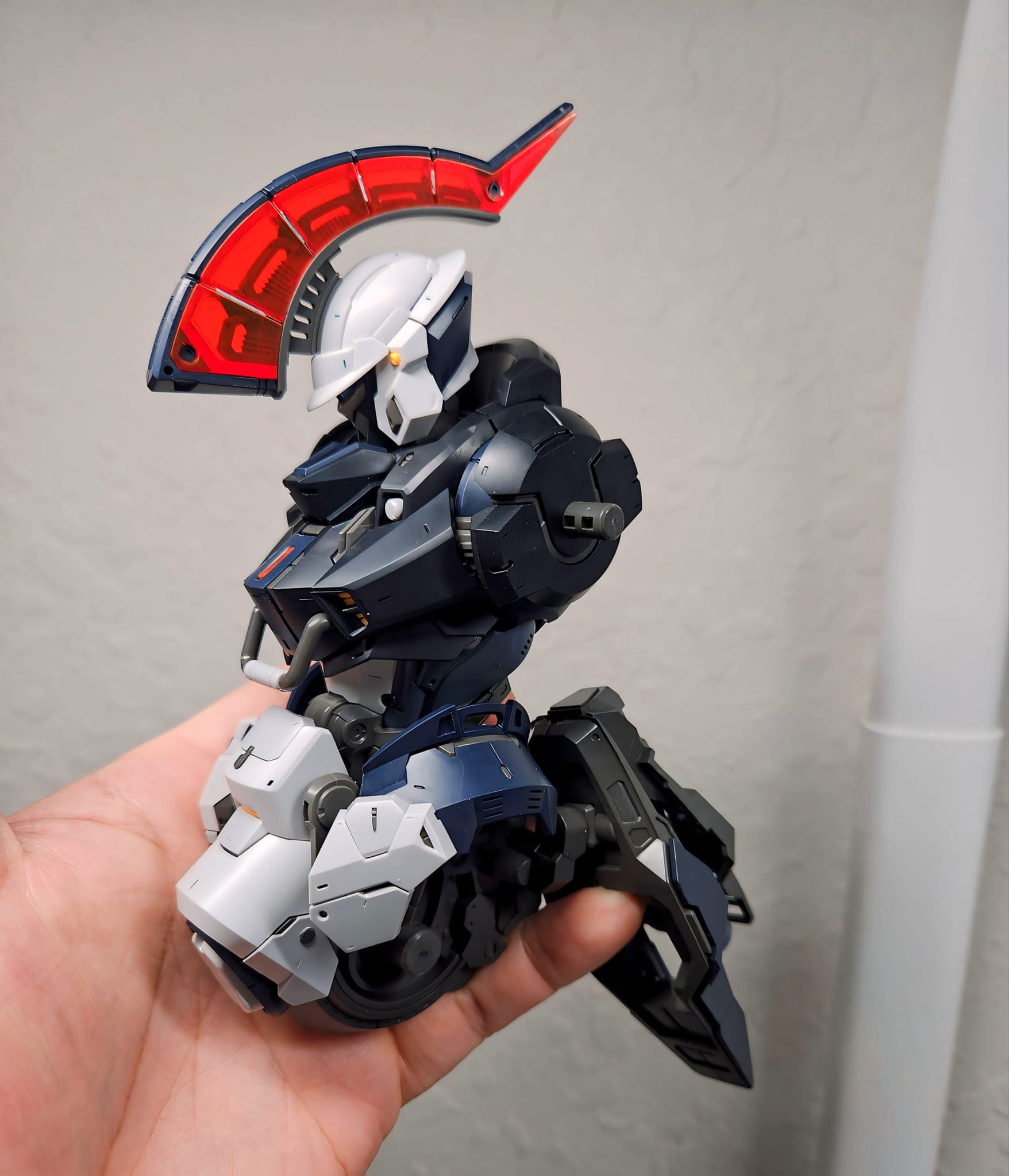 Comparison of Monument RepairType Tallgeese PG 1/60 size with RG 1