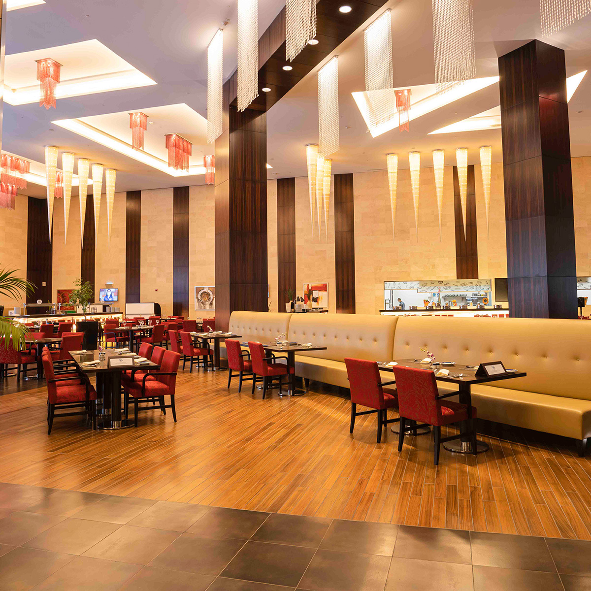 Crowne Plaza Riyadh - RDC Hotel & Convention Center - تفضلوا بزيارة ...