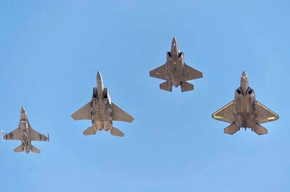 F-15 F-16 オスプレイ F16 F15　1/200　F22 F35 Soldan sağa➡️F-16, F-15, F-35 ve F-22