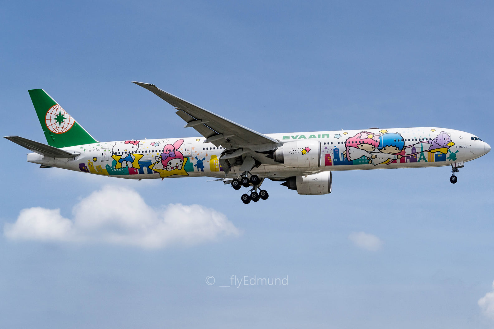 EVA Air Sanrio Characters Boeing 777 Flight BR131 Osaka to Taipei