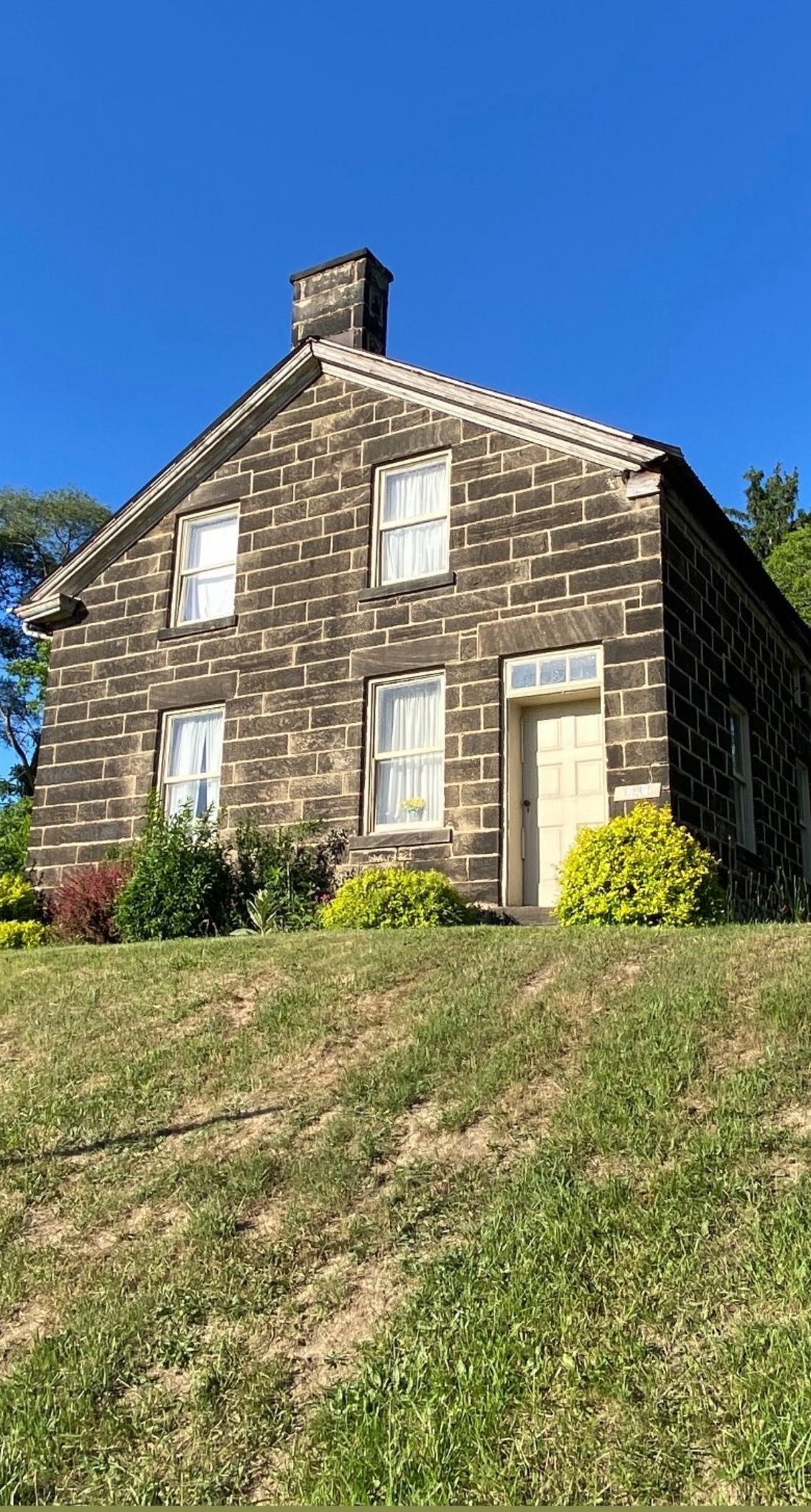 ダマスカスの古い家 Historic sandstone block house in Parma, Ohio