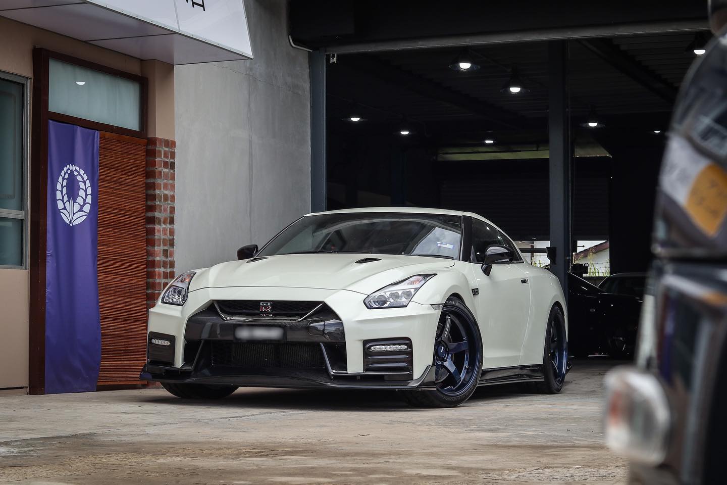 Nissan R35 GT-R on Yokohama Advan Racing GT Premium Version in