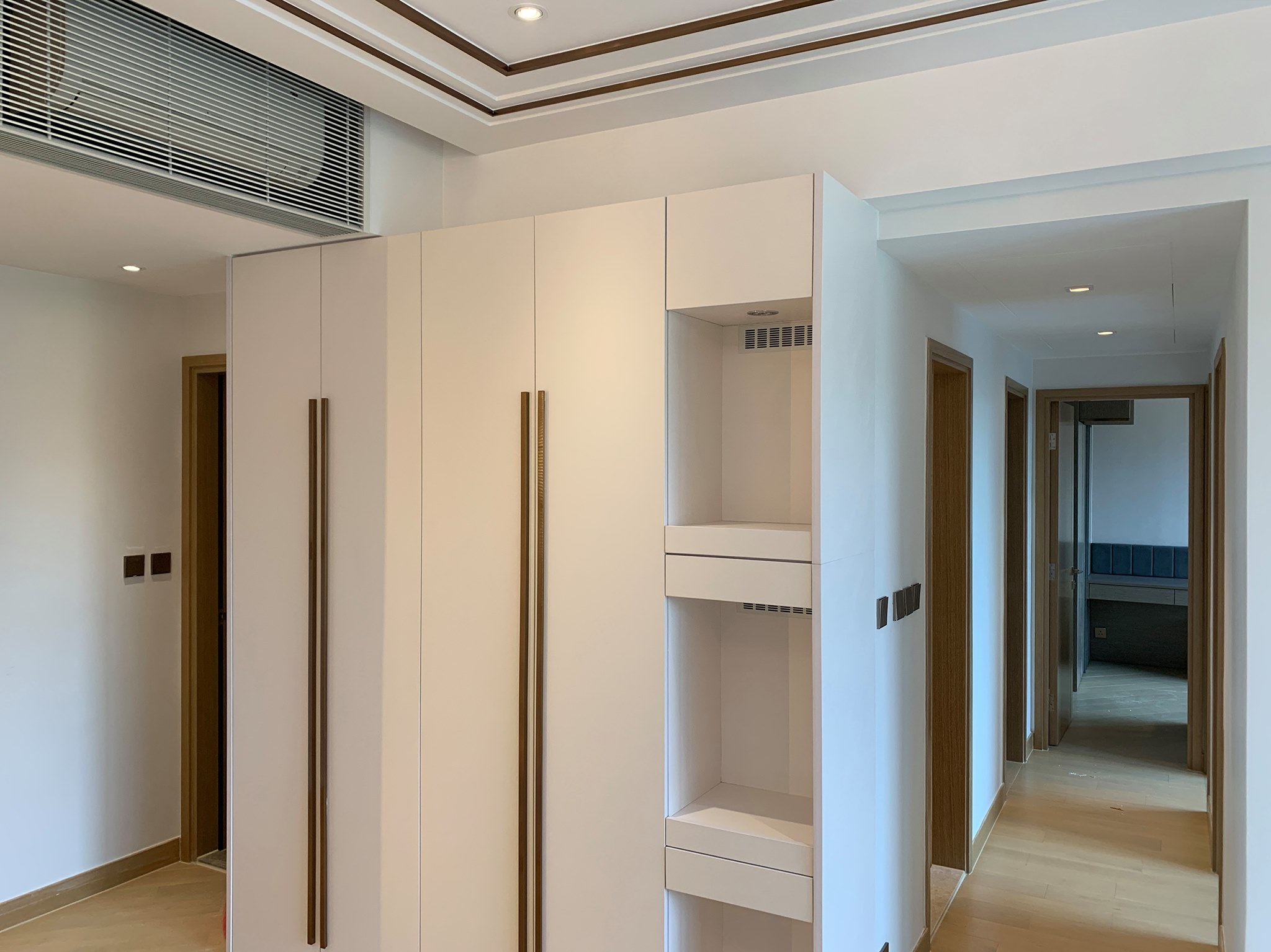 新式神櫃內，每層也提供抽氣系統，供奉時經常在家裡燒香也... - Nature Interior Design 純一室內設計 | Facebook
