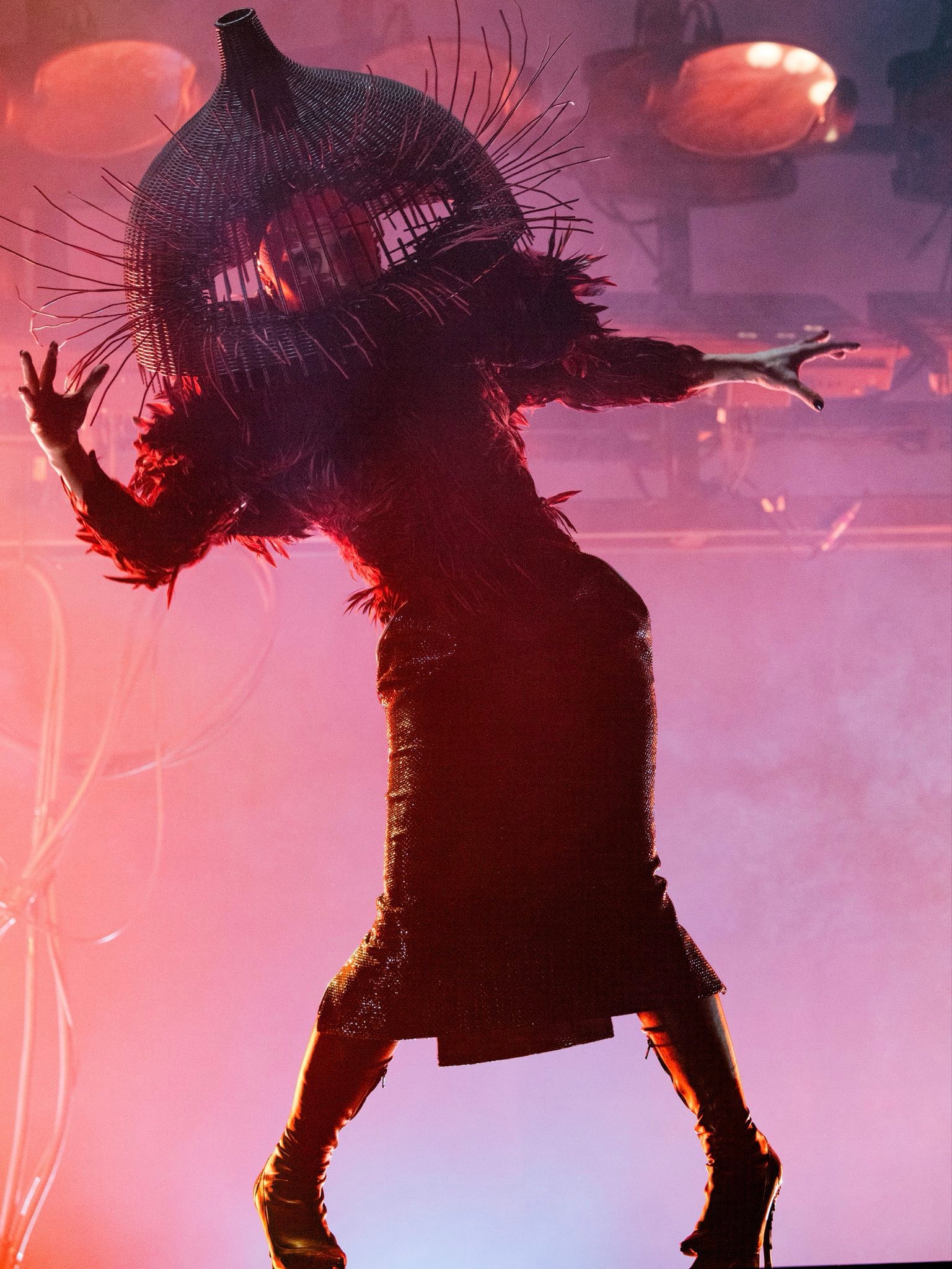 LadyGaga in an archival Alexander #McQueen look from the Fall 2009