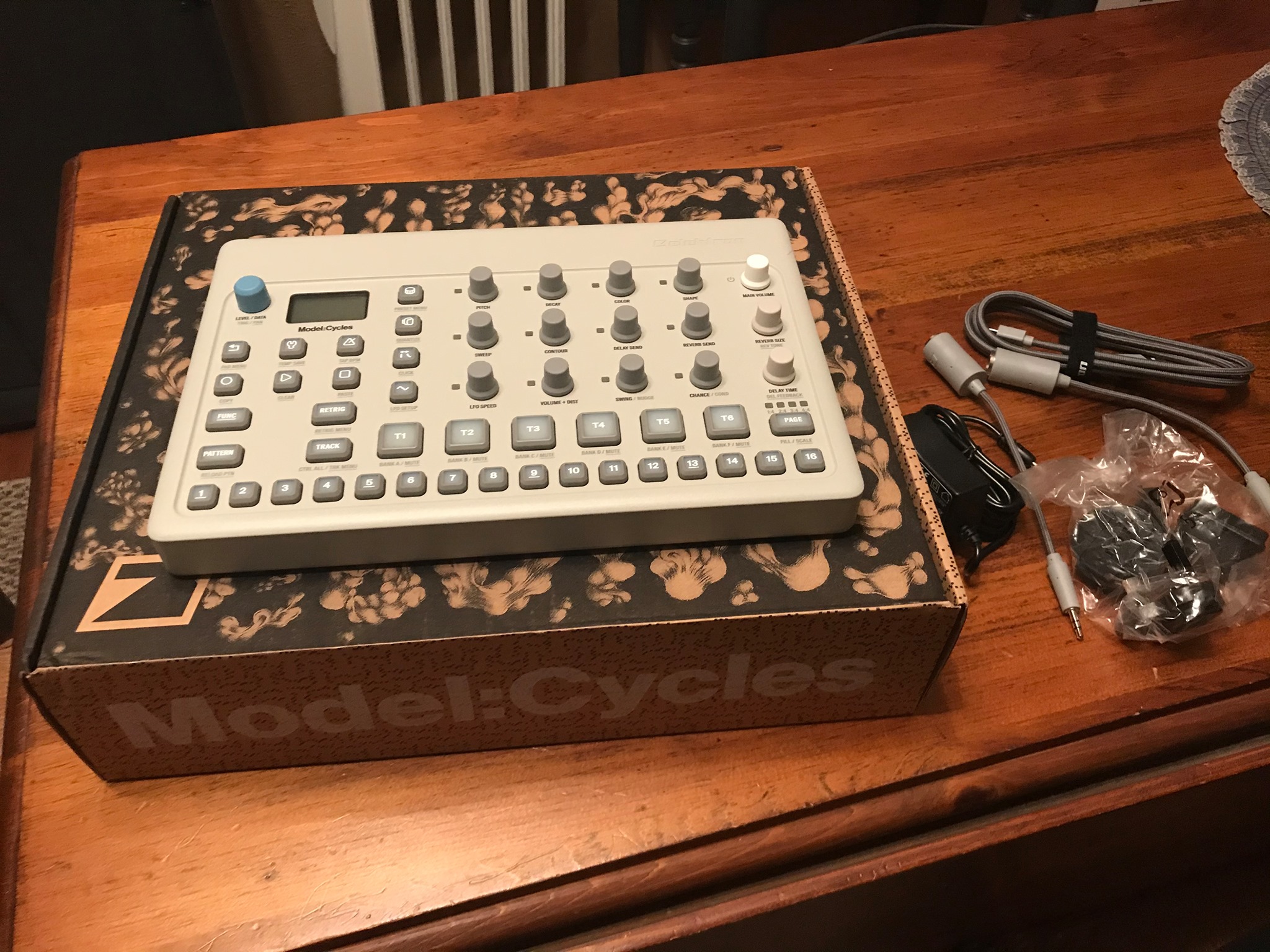 Elektron Model:Cycles FM drum synthesizer and groovebox