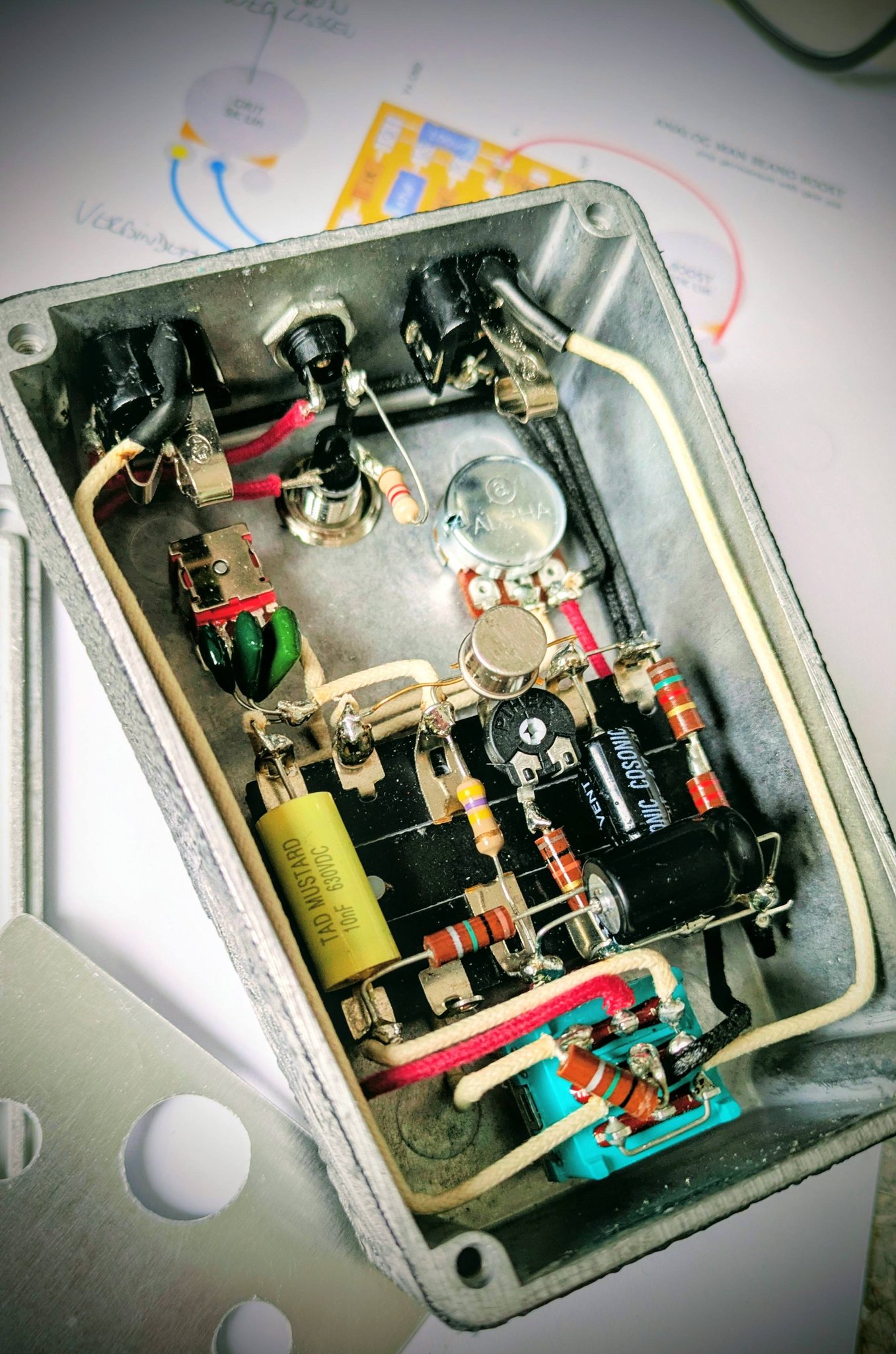 Analogman Beano Boost 2N527 germanium transistor Treble Booster