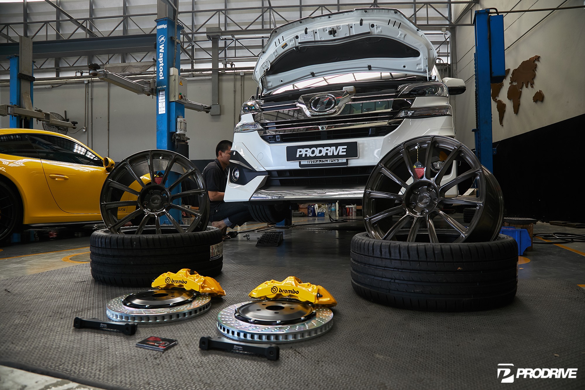 Prodrive - Toyota Vellfire เตรียมติดตั้ง Brembo GT... | Facebook