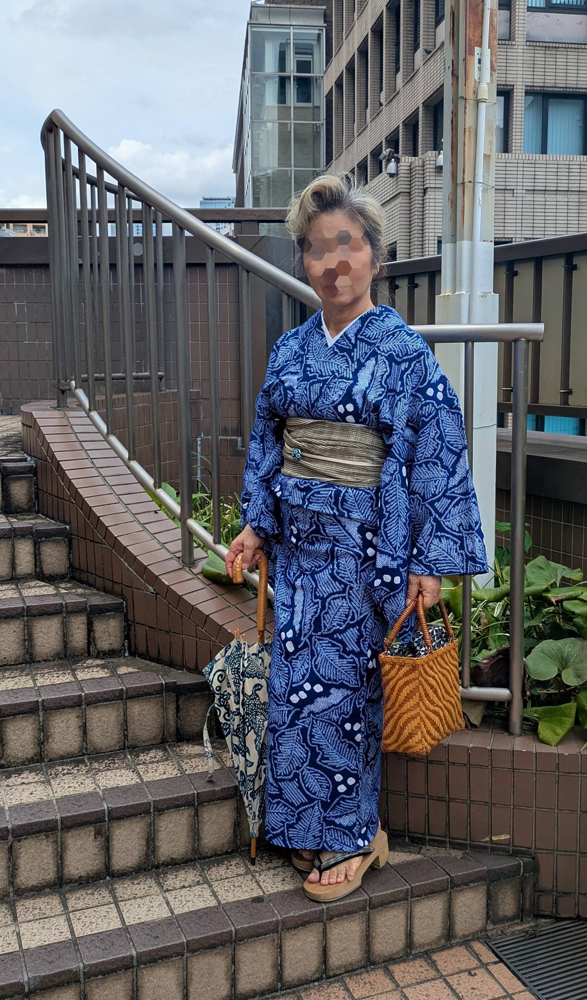 絞りの浴衣と兵児帯でコーディネート。