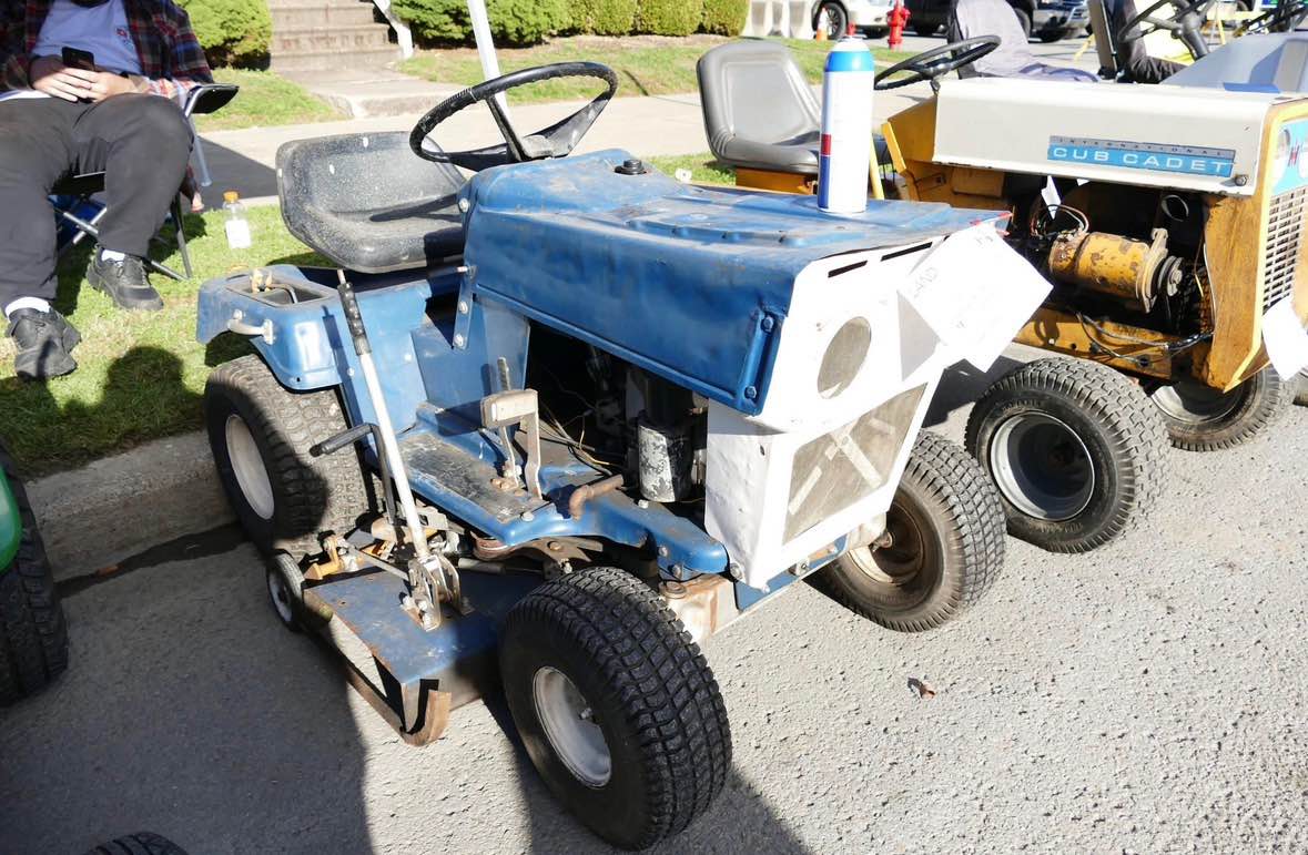 Dynamark lawn tractor - Lawn Mowers - Waynesburg, Pennsylvania ...
