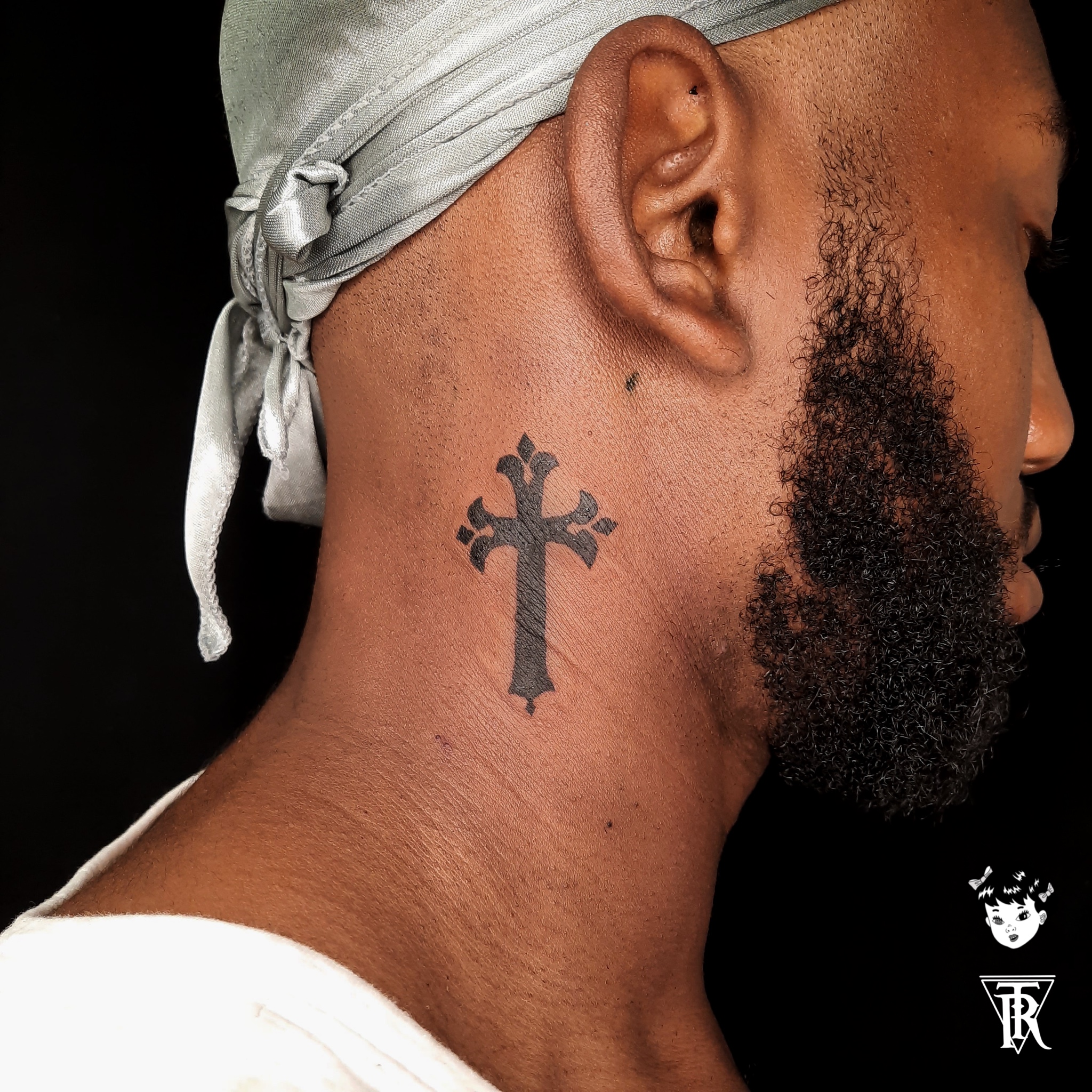 Tatouage Homme Cou