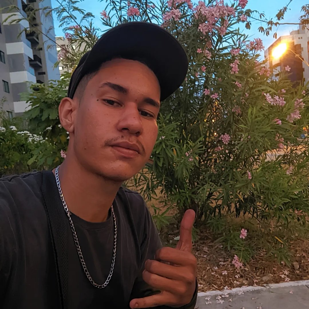 Chris Ribeiro