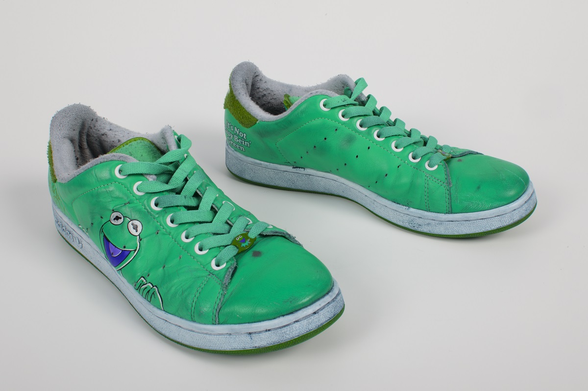 Hi-ho, Kermit the Frog sneakers here! Put your best flipper 