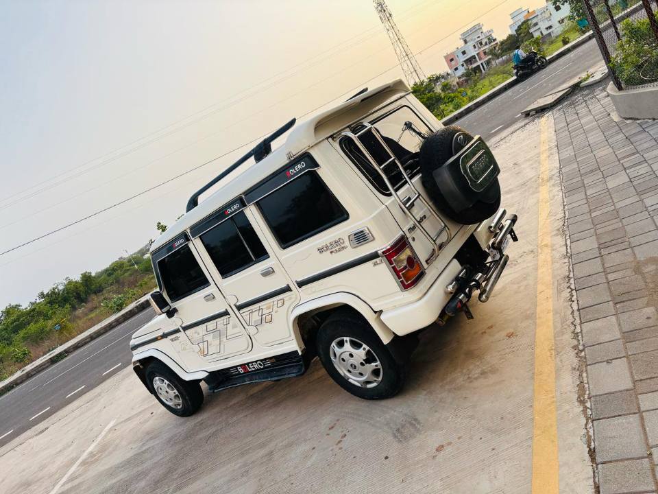 Mahindra Bolero ZLX power+ Model 2018 Km 95665 Owner 2 New tayer