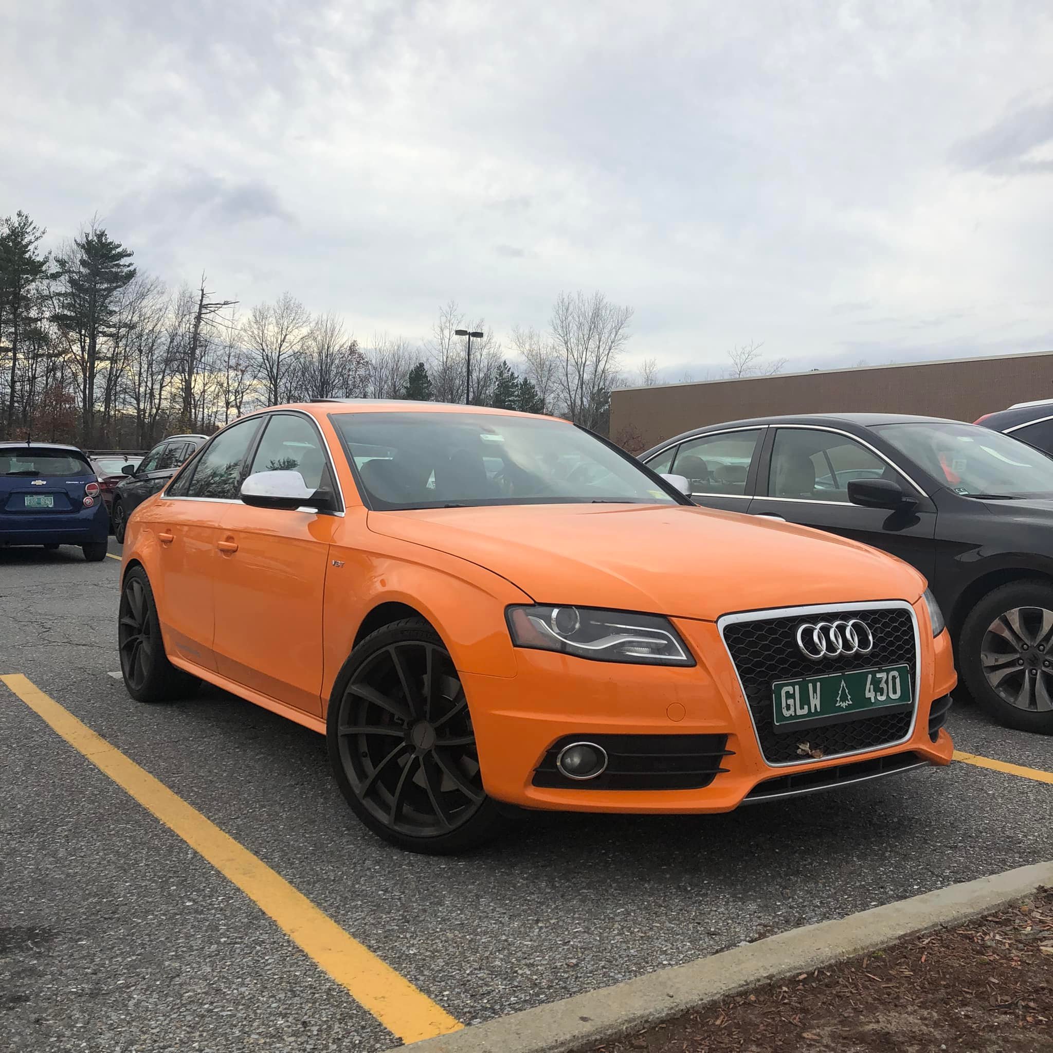 Spotted this orange S4 here in Vermont!! 😍🧡 production numbers?