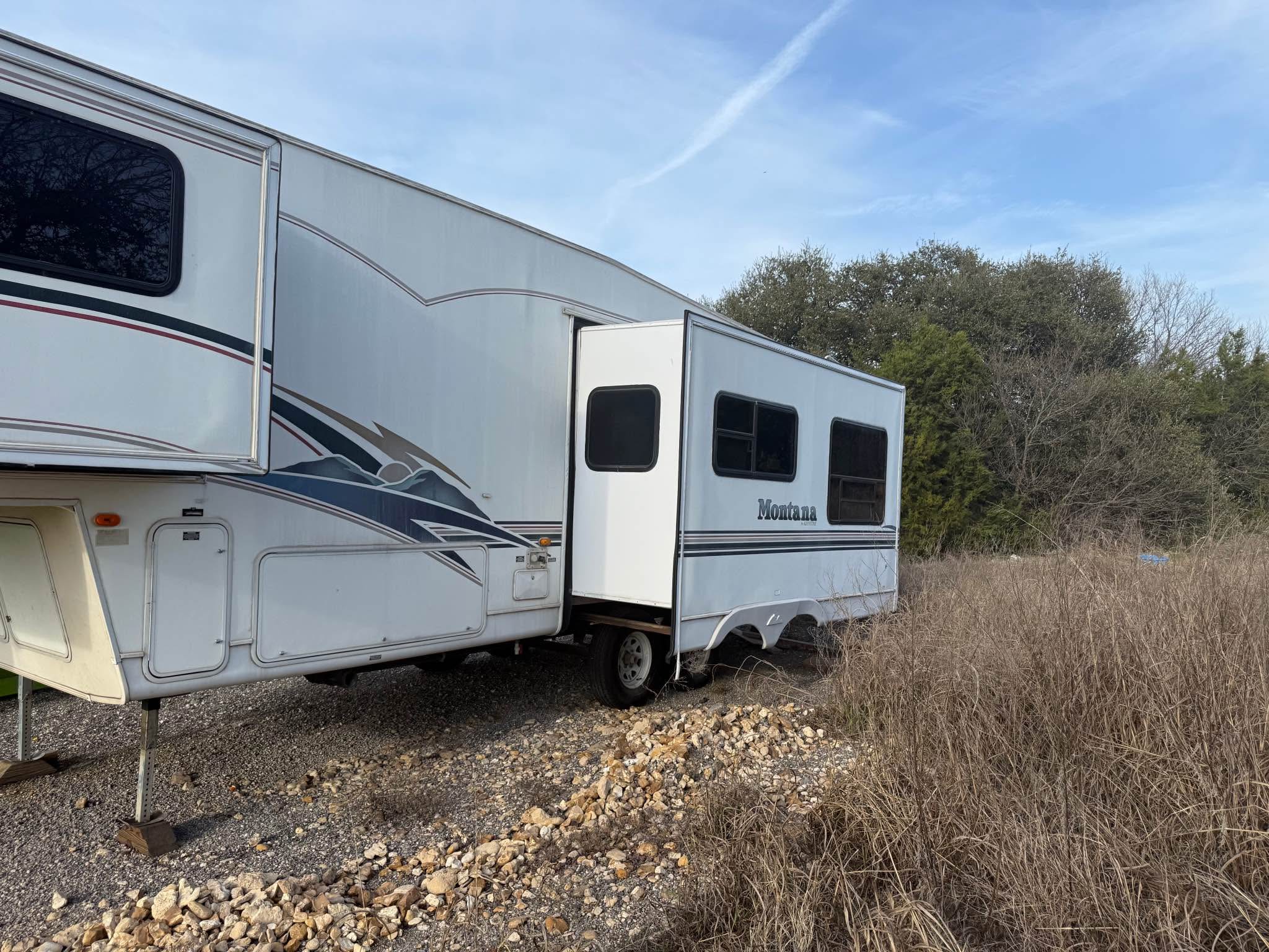 1998 Montana fifth wheel camper - RVs & Campers - Nolanville, Texas ...