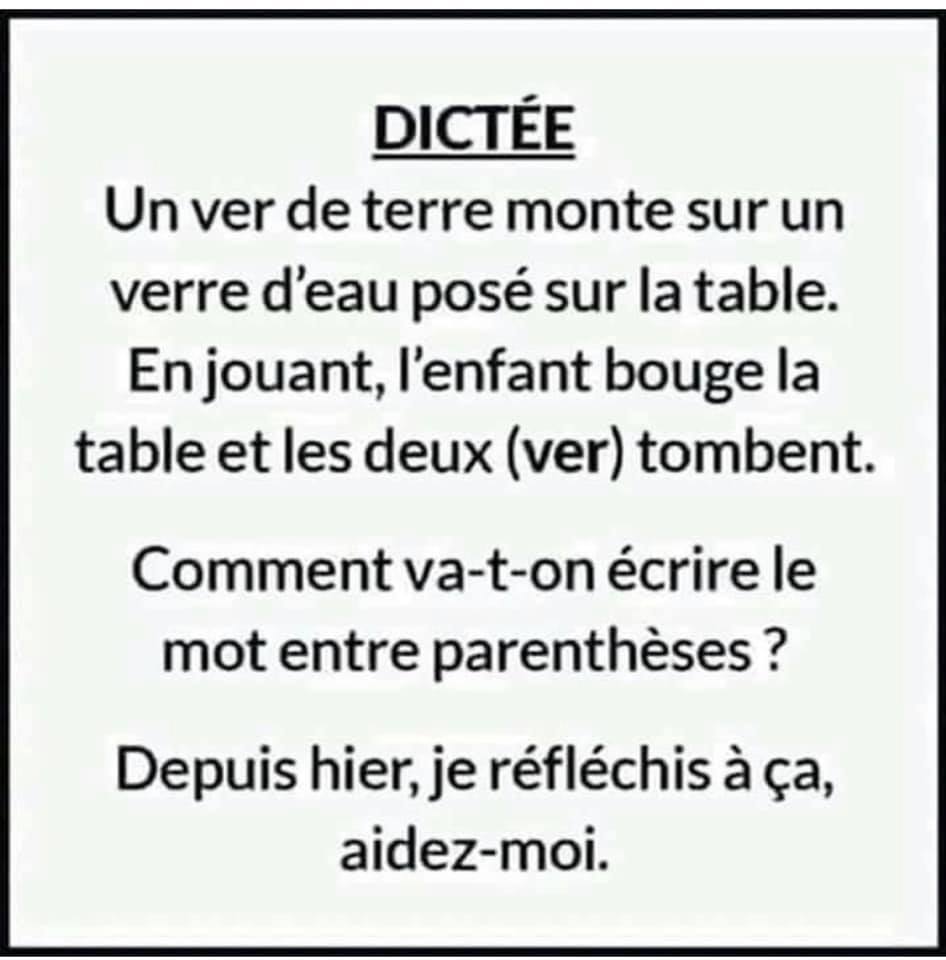 Un Ver De Terre Monte Sur Un Verre D Eau