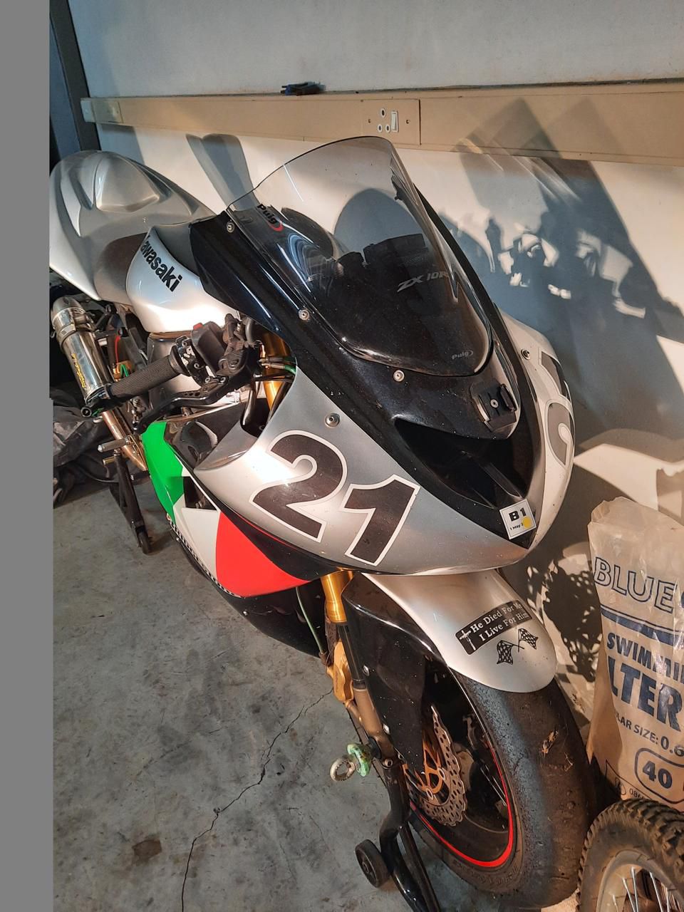 What is the fix for issues with a 2004 Kawasaki ZX10R?