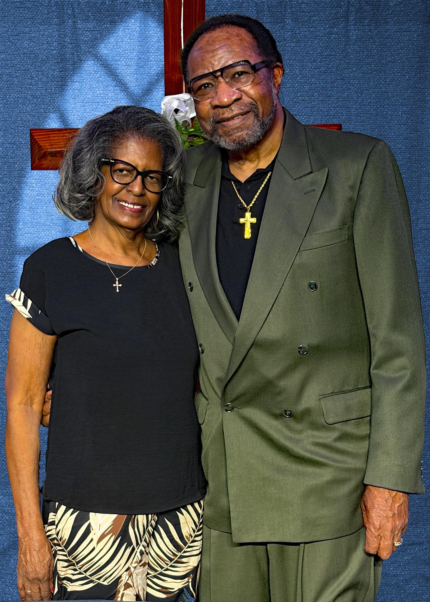 tux to match green dress Can someone create a photo of elderly newlyweds in matching outfits? APP30