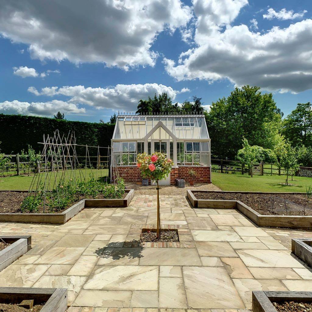 Here is a 360 degree shot of... - Chris Deakin Garden Design