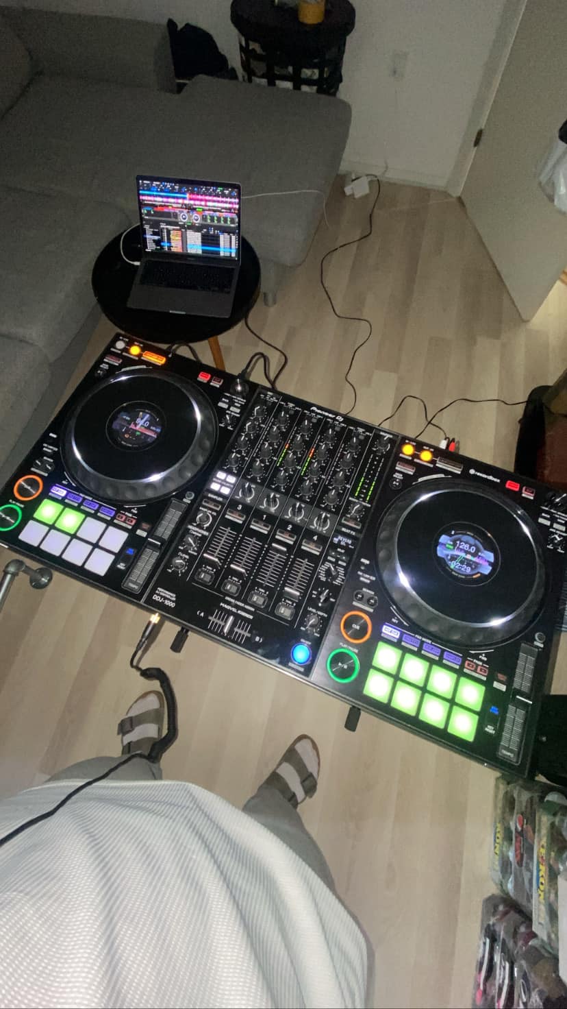 DDJ 400 gold version looks amazing