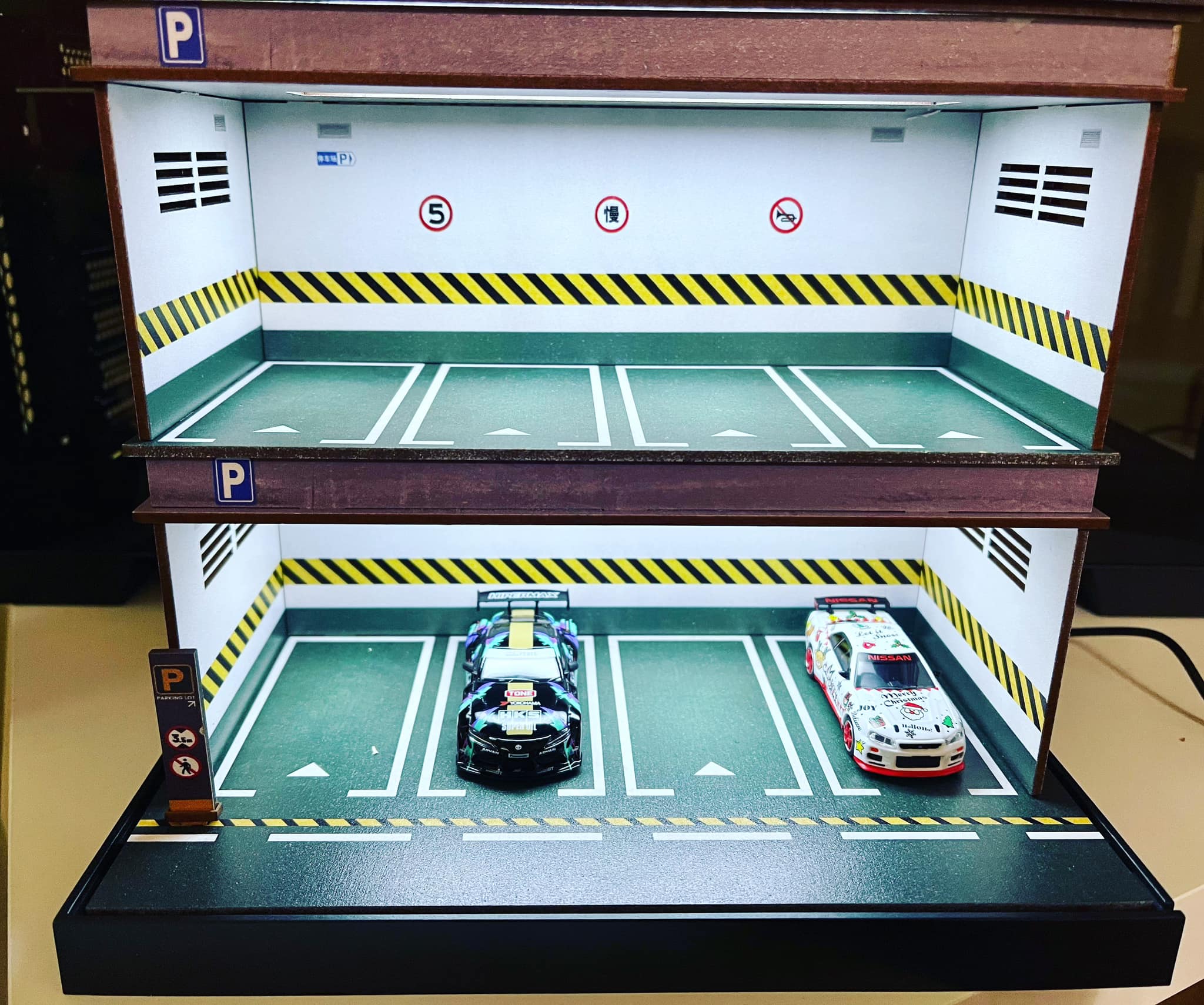 専用！IG3121　1/18 IG-Model Car Park Diorama IG3121 1/18 Scale (Limited Edition) Ignition Model Car Park