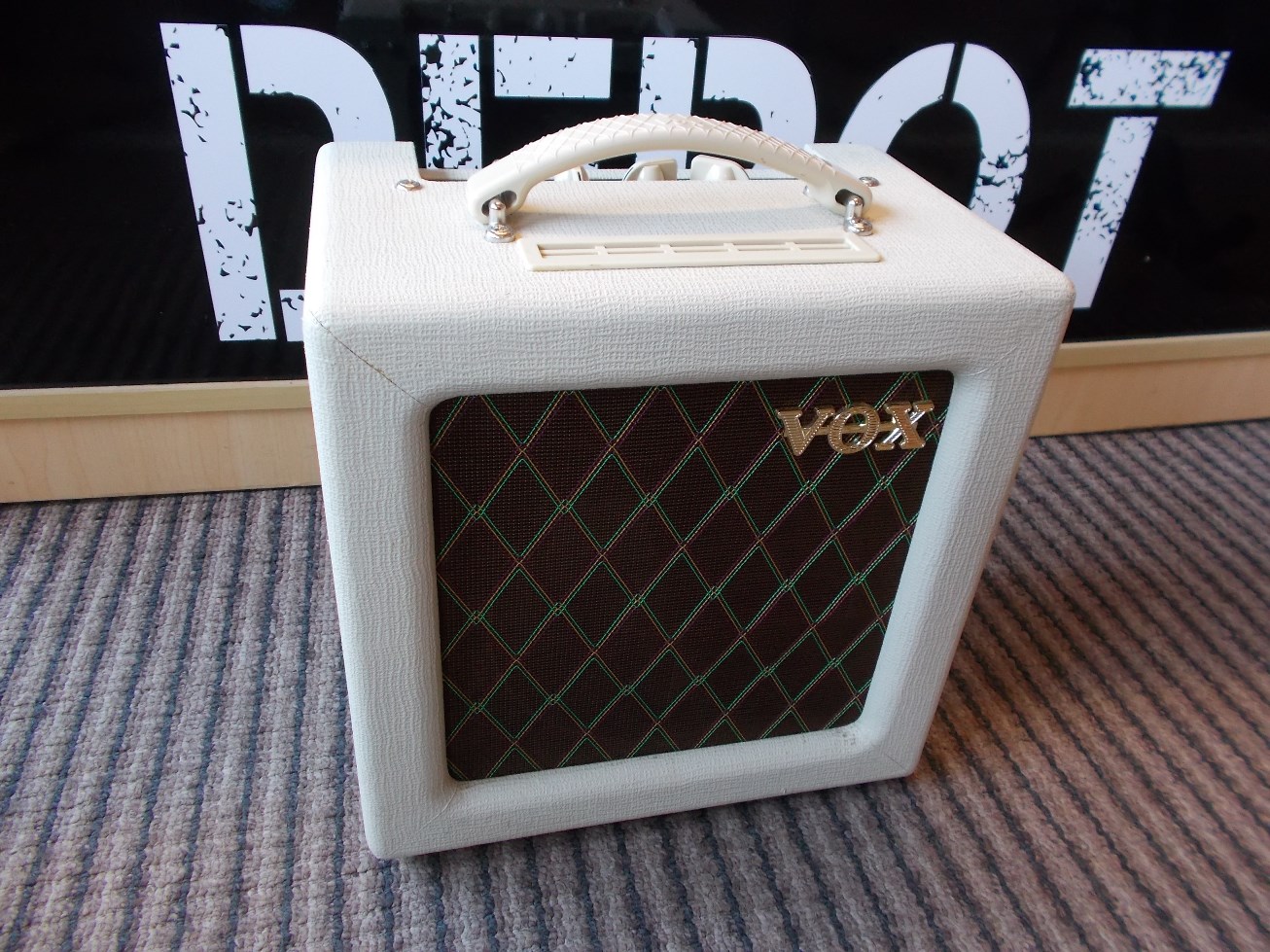 VOX AC4 TV8 The VOX AC4 TV8 Practice... - The Guitar Depot | Facebook