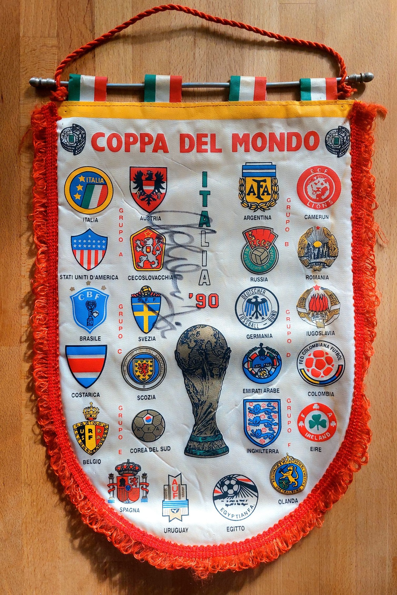 A souvenir from the 1990 World Cup in Italy 🇮🇹 signed by