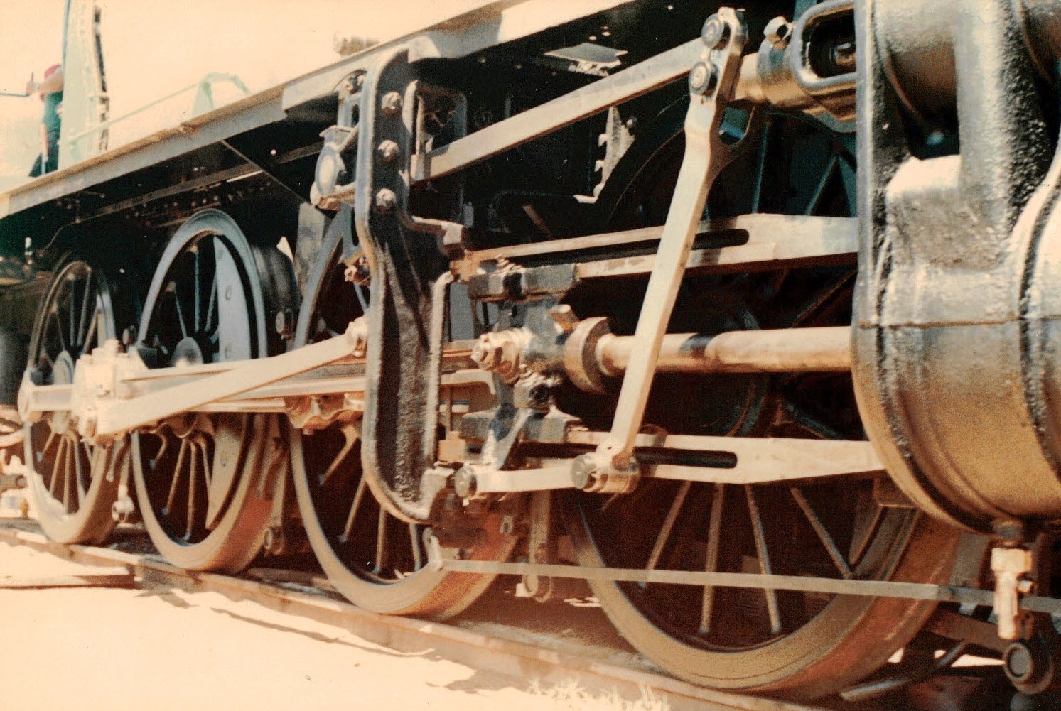 Mornington Tourist Railway - Side rods returned to the fireman's side ...