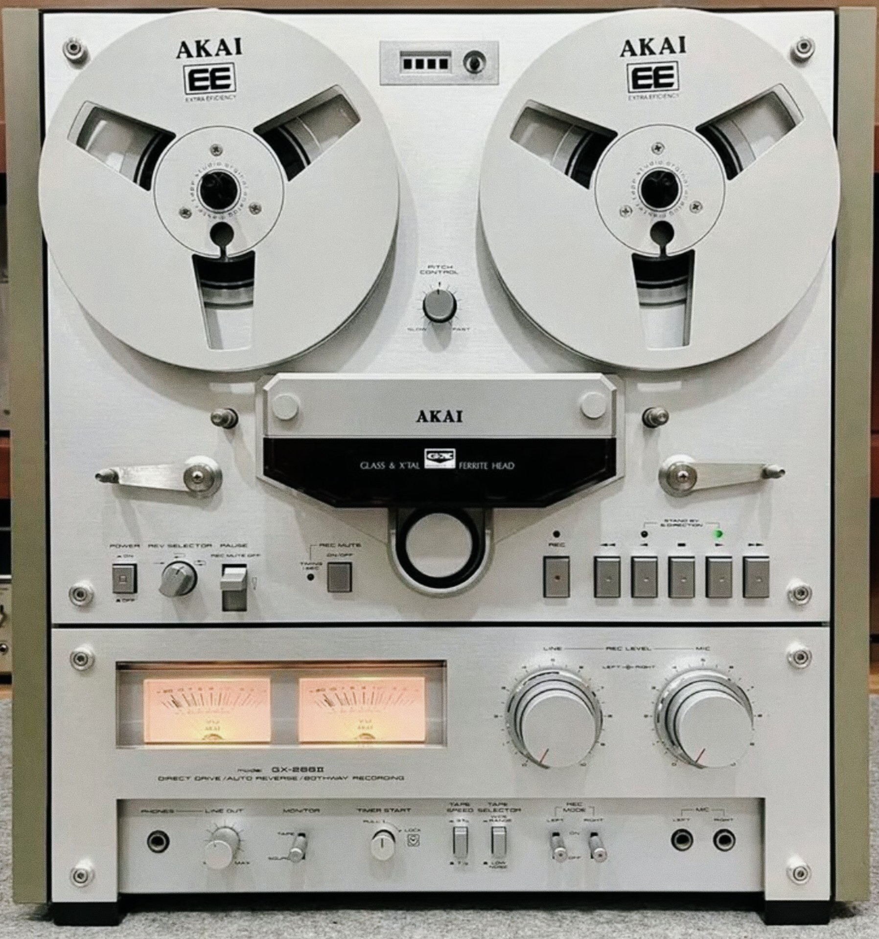 AKAI GX-646 reel to reel tape machine